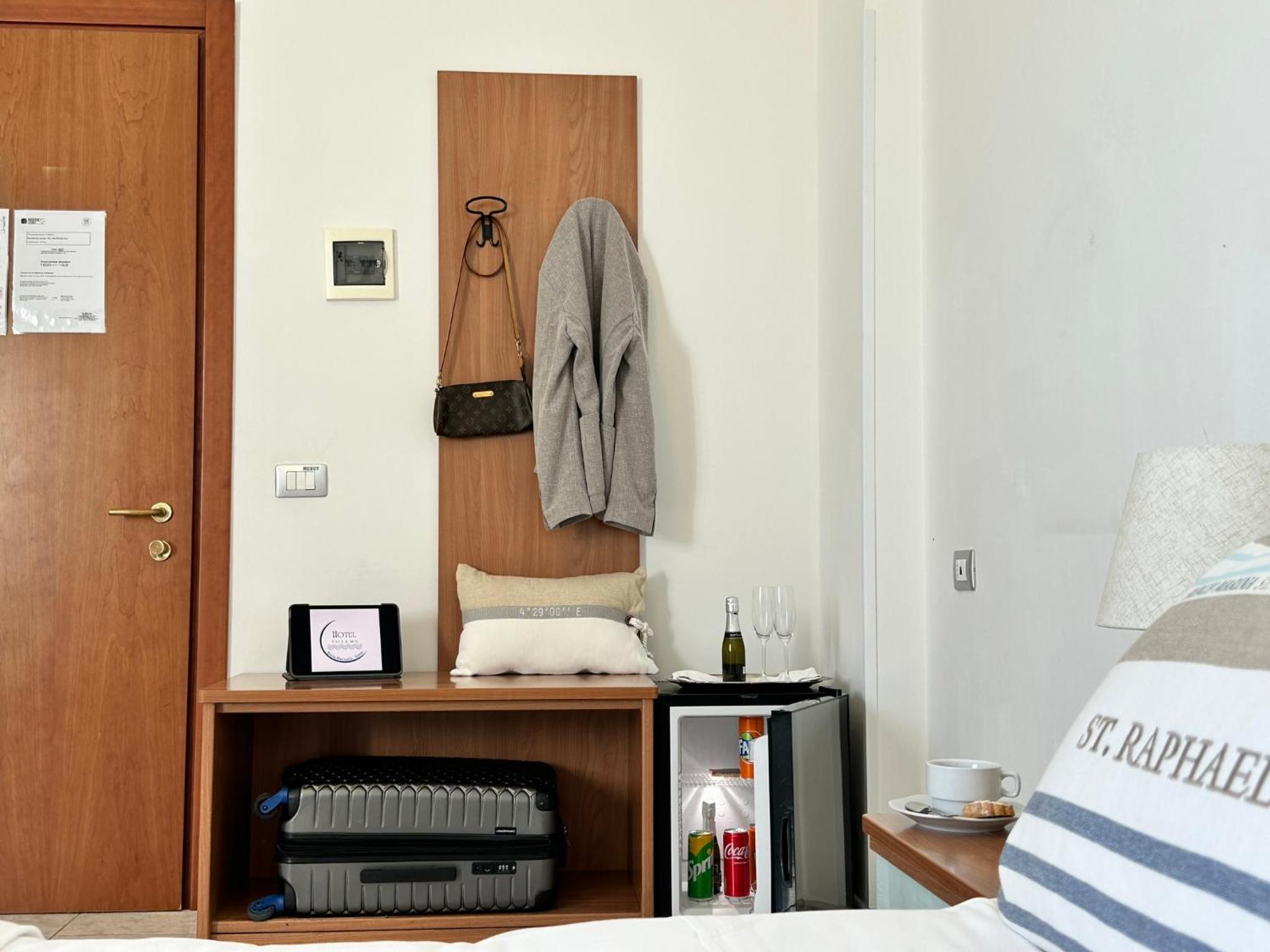 Double Room with Sea View - Photo 1