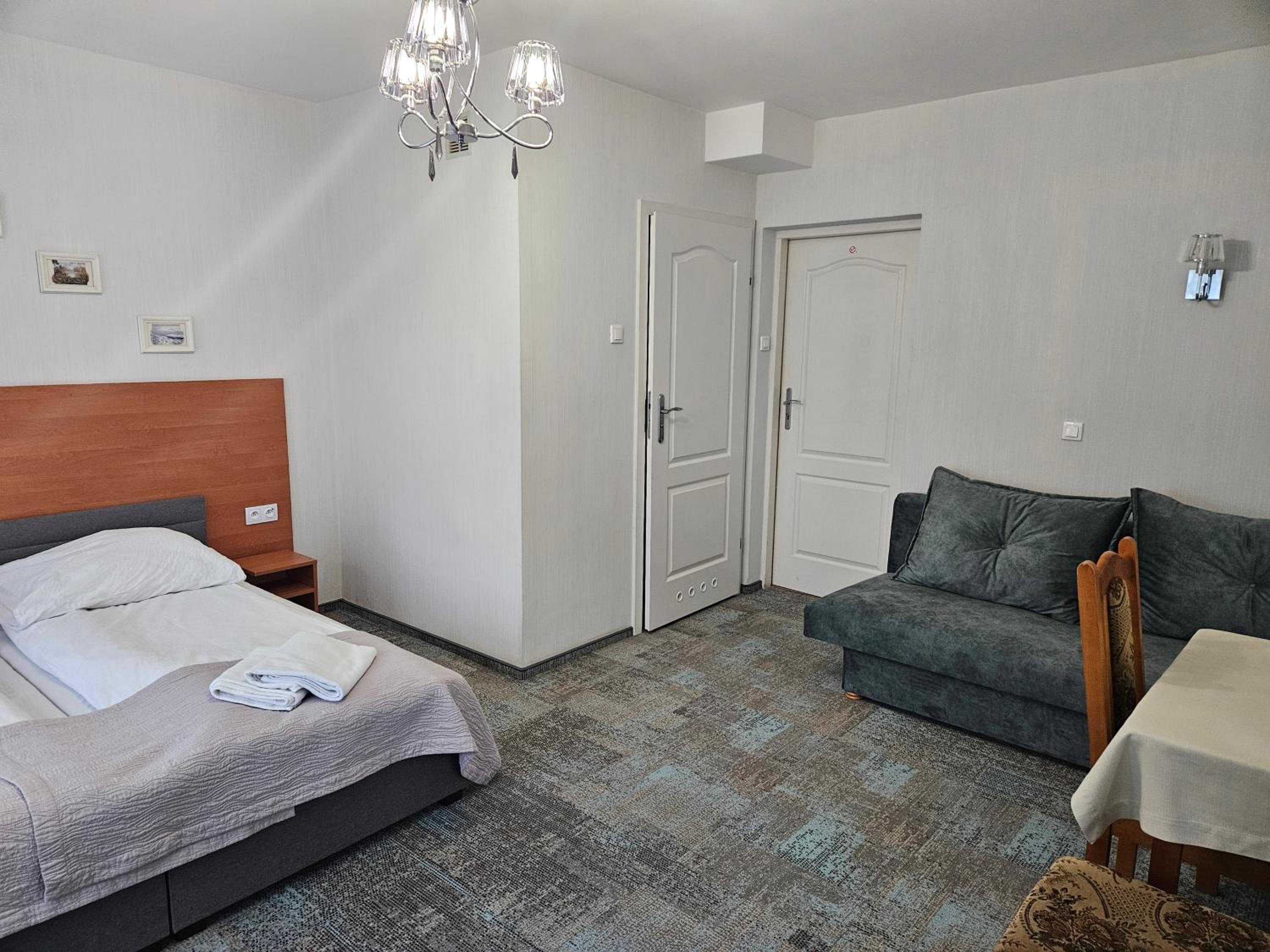 Double or Twin Room photo 2