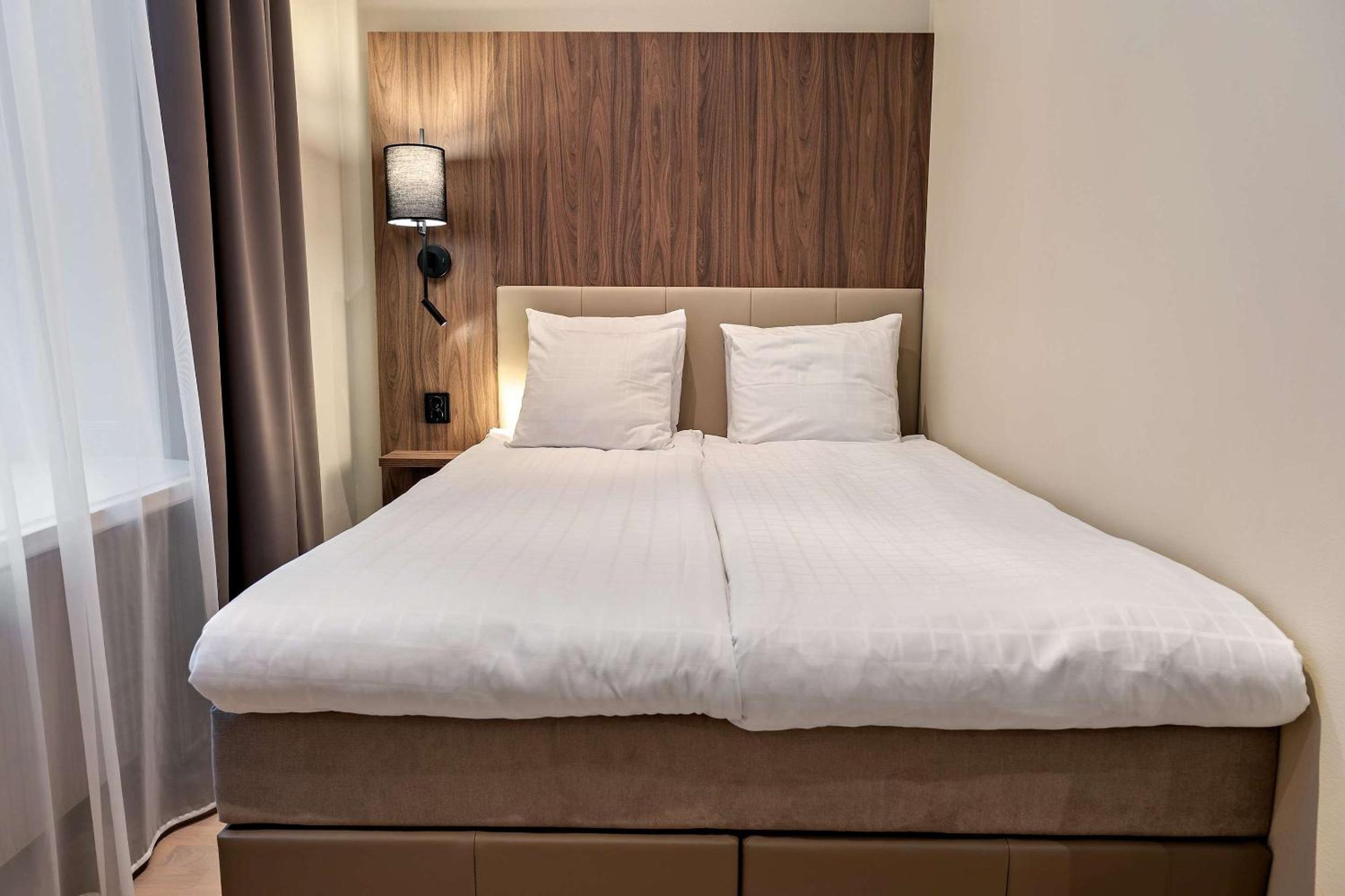 Double Room - Photo 7