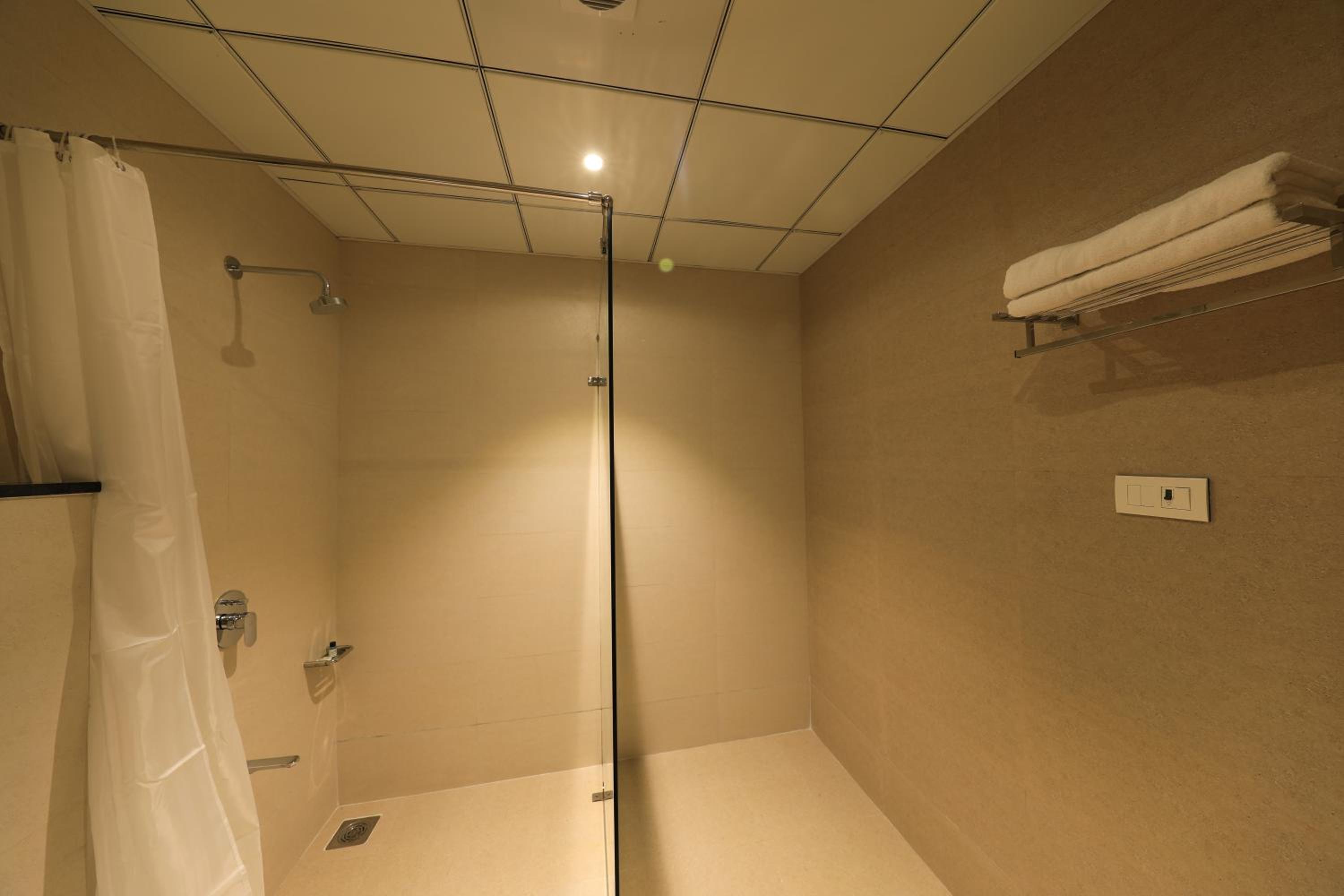 Deluxe Room - Photo 6