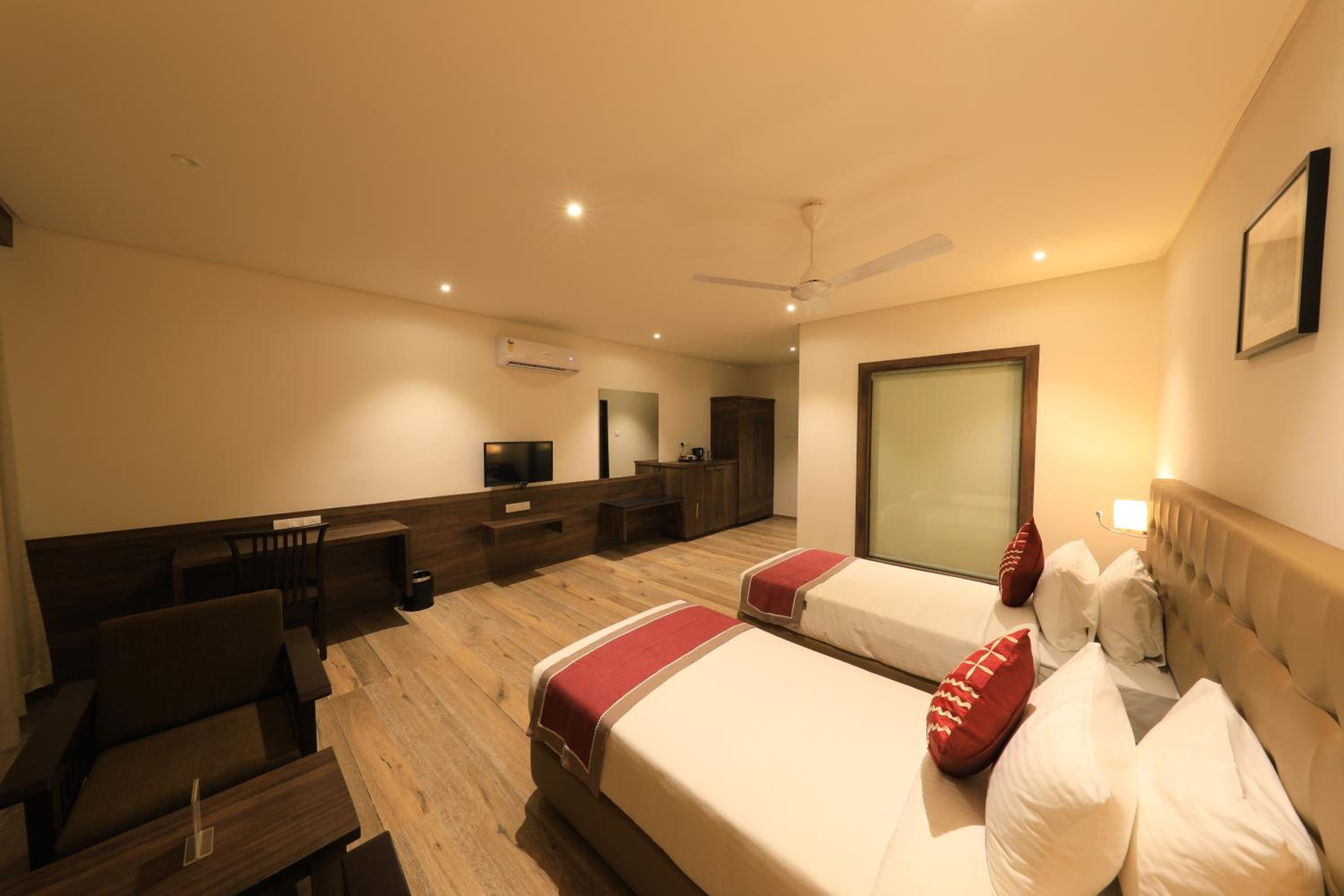 Superior Twin Room - Photo 1