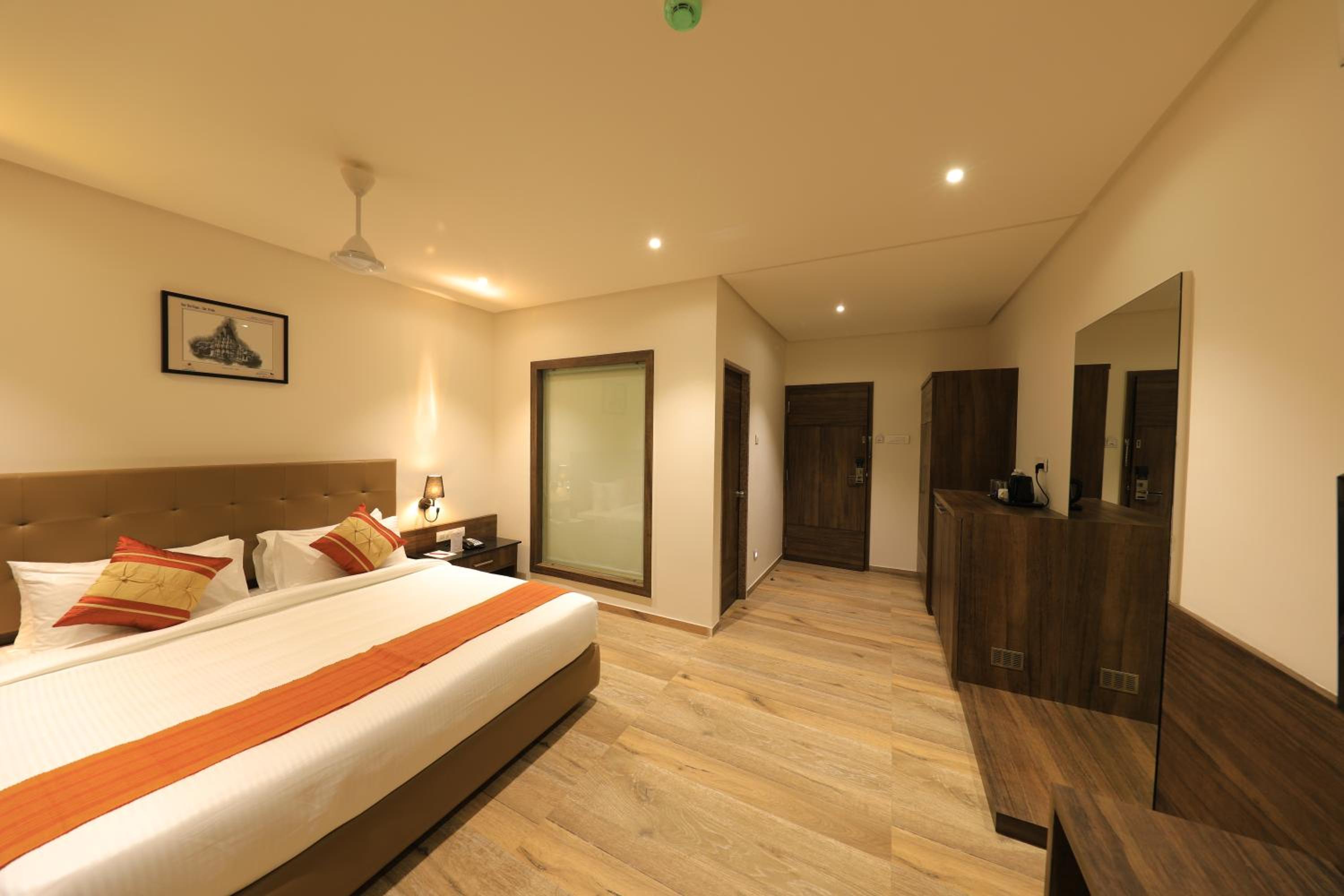Superior King Room - Photo 4