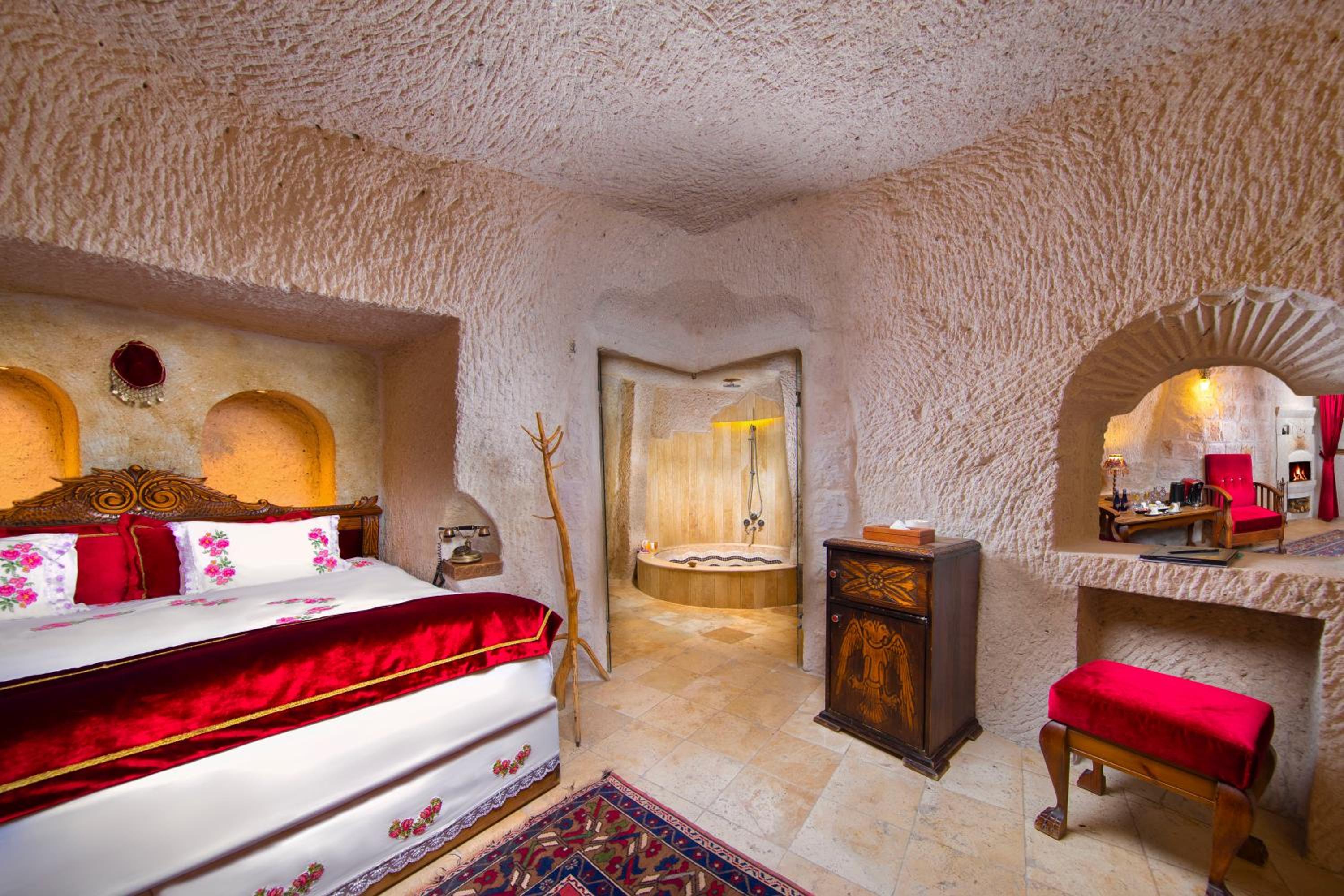 Cave Suite - Photo 2