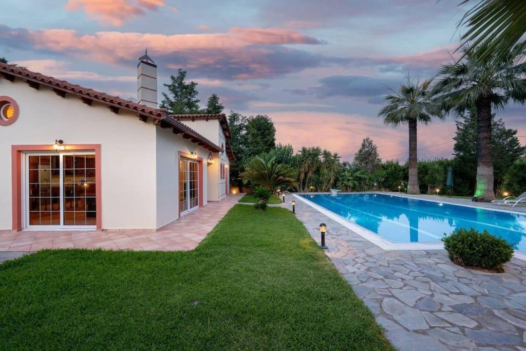 Villa photo 2