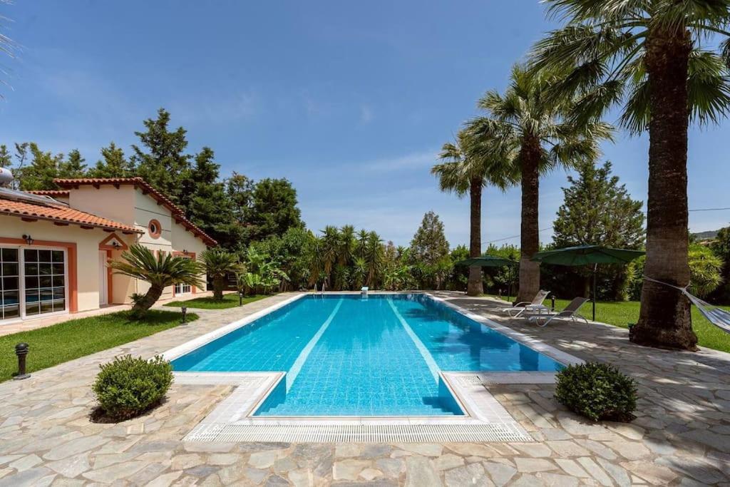 Villa photo 3