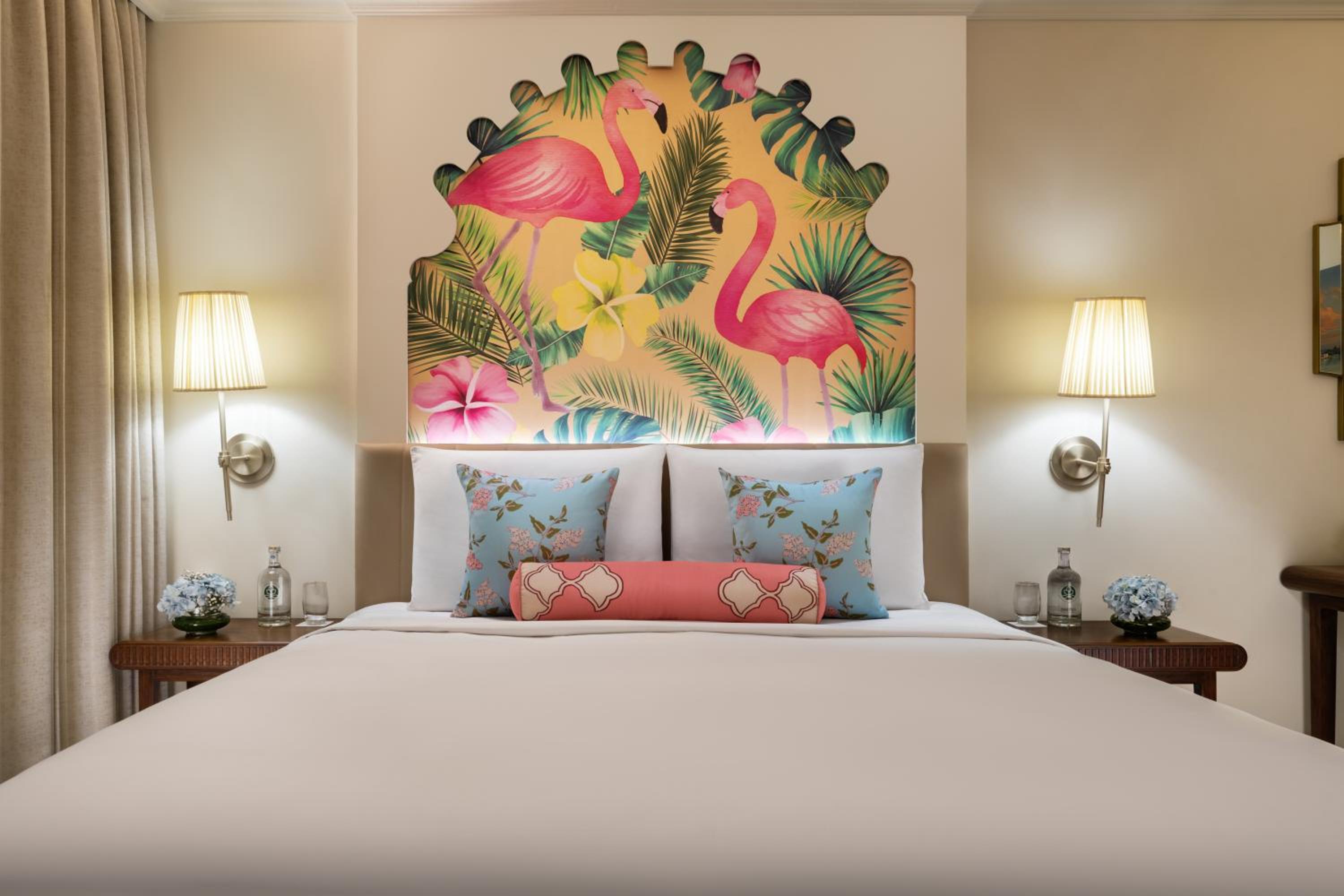 Palace Room Double Bed with Sit-Out - Photo 1