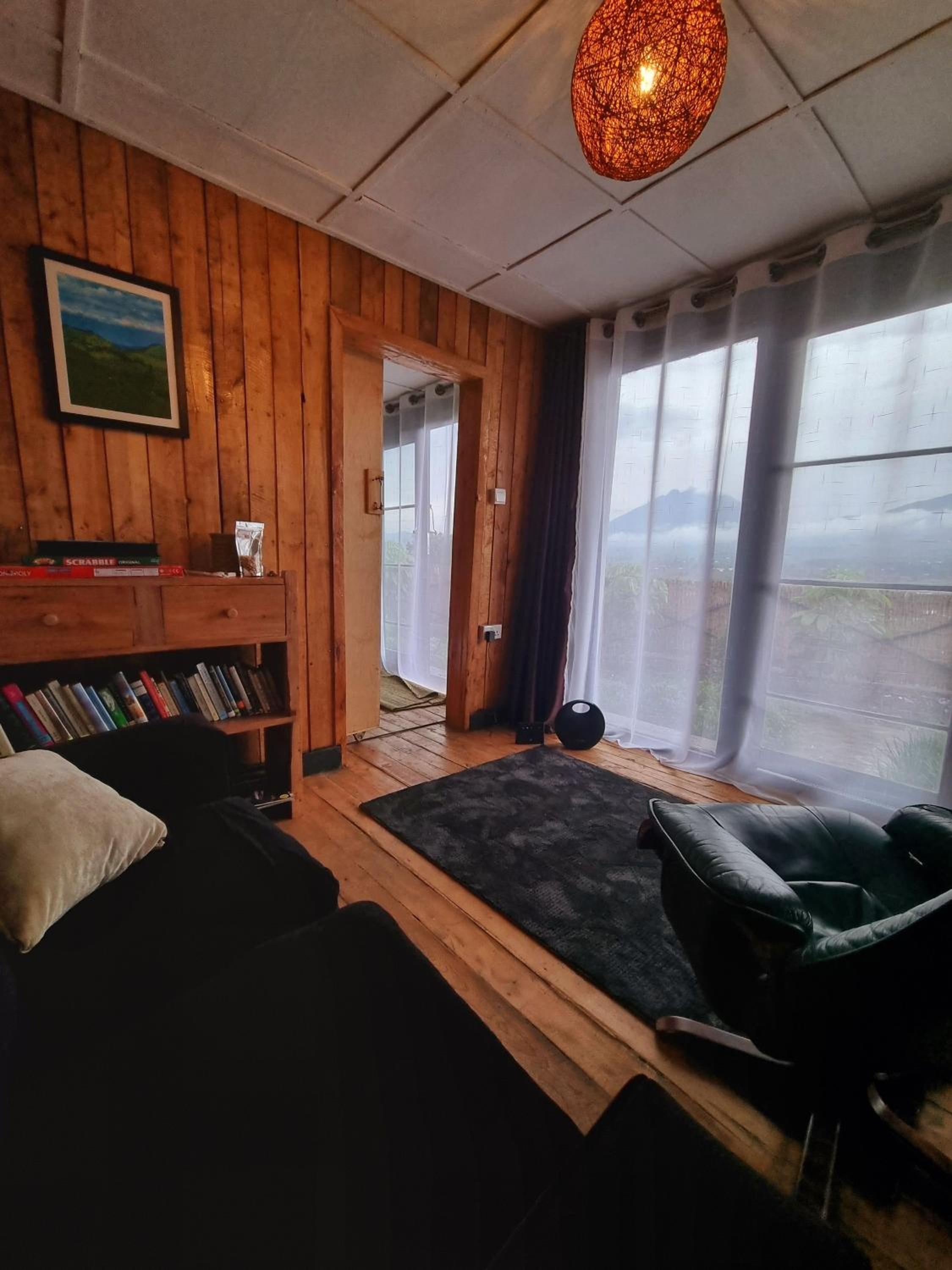 Two-Bedroom Cottage photo 3