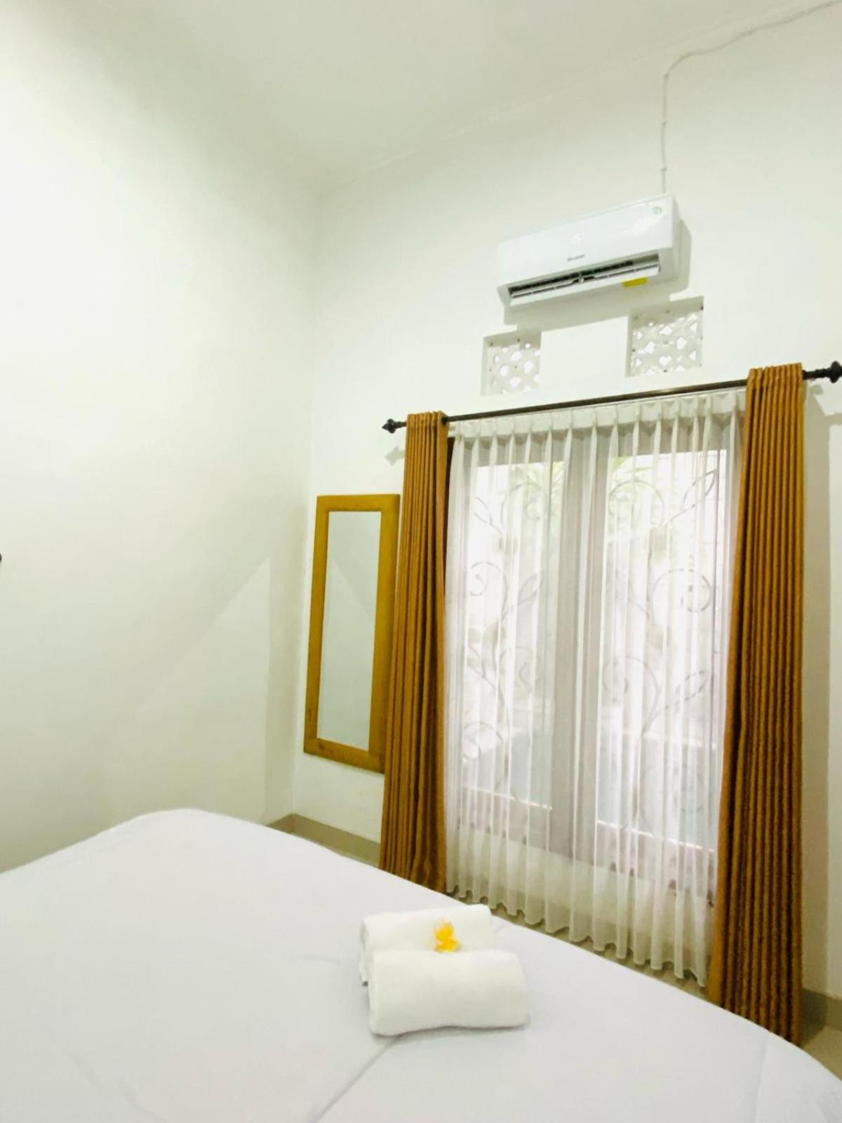 One-Bedroom House photo 1