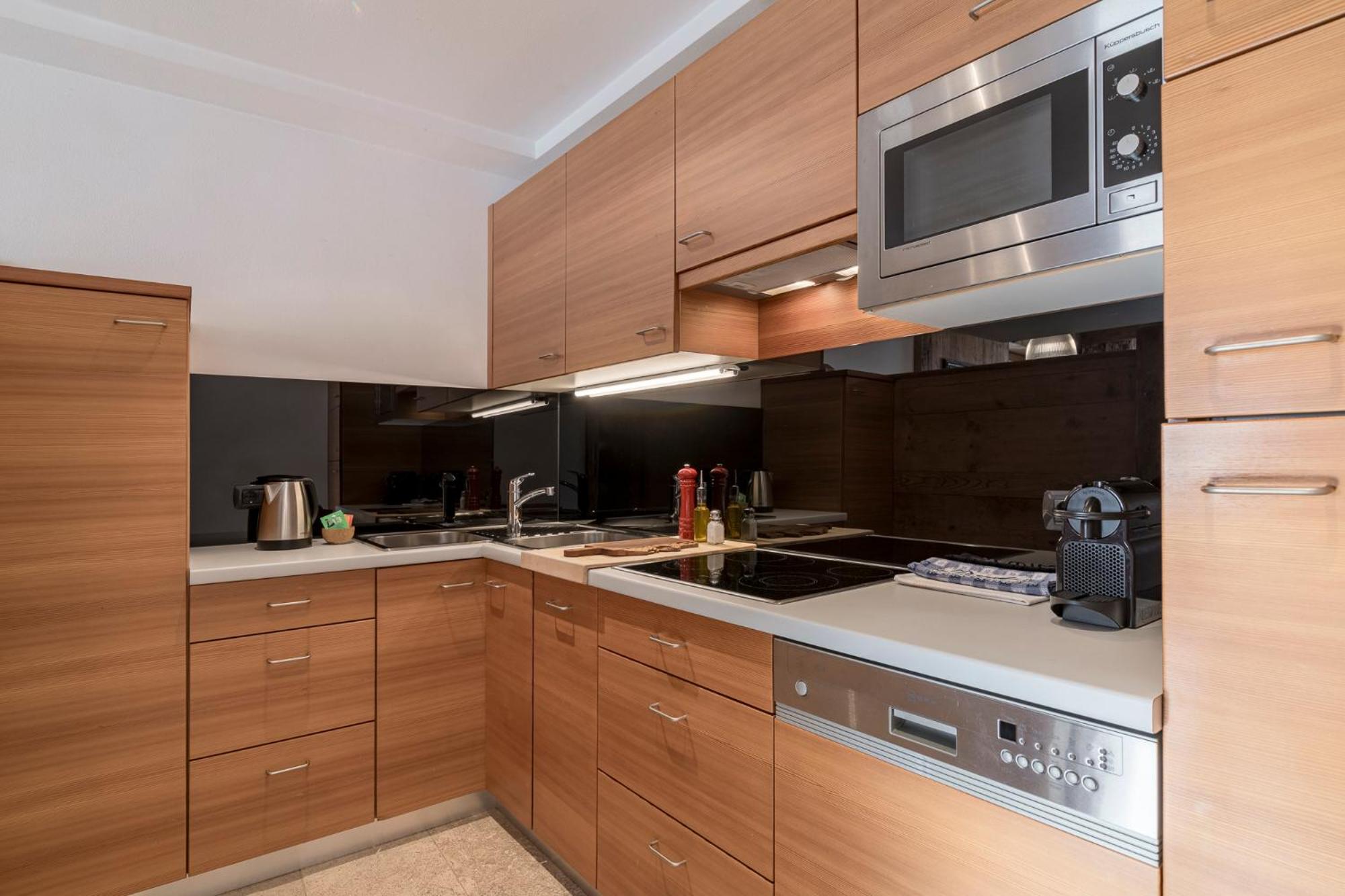 One-Bedroom Apartment with Terrace photo 3