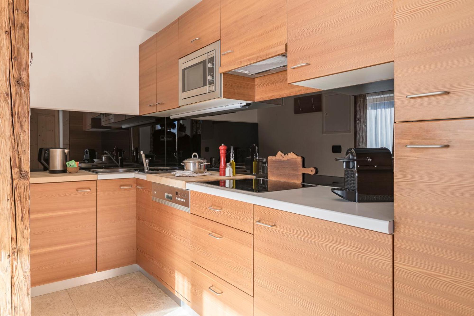 One-Bedroom Apartment with Terrace photo 2
