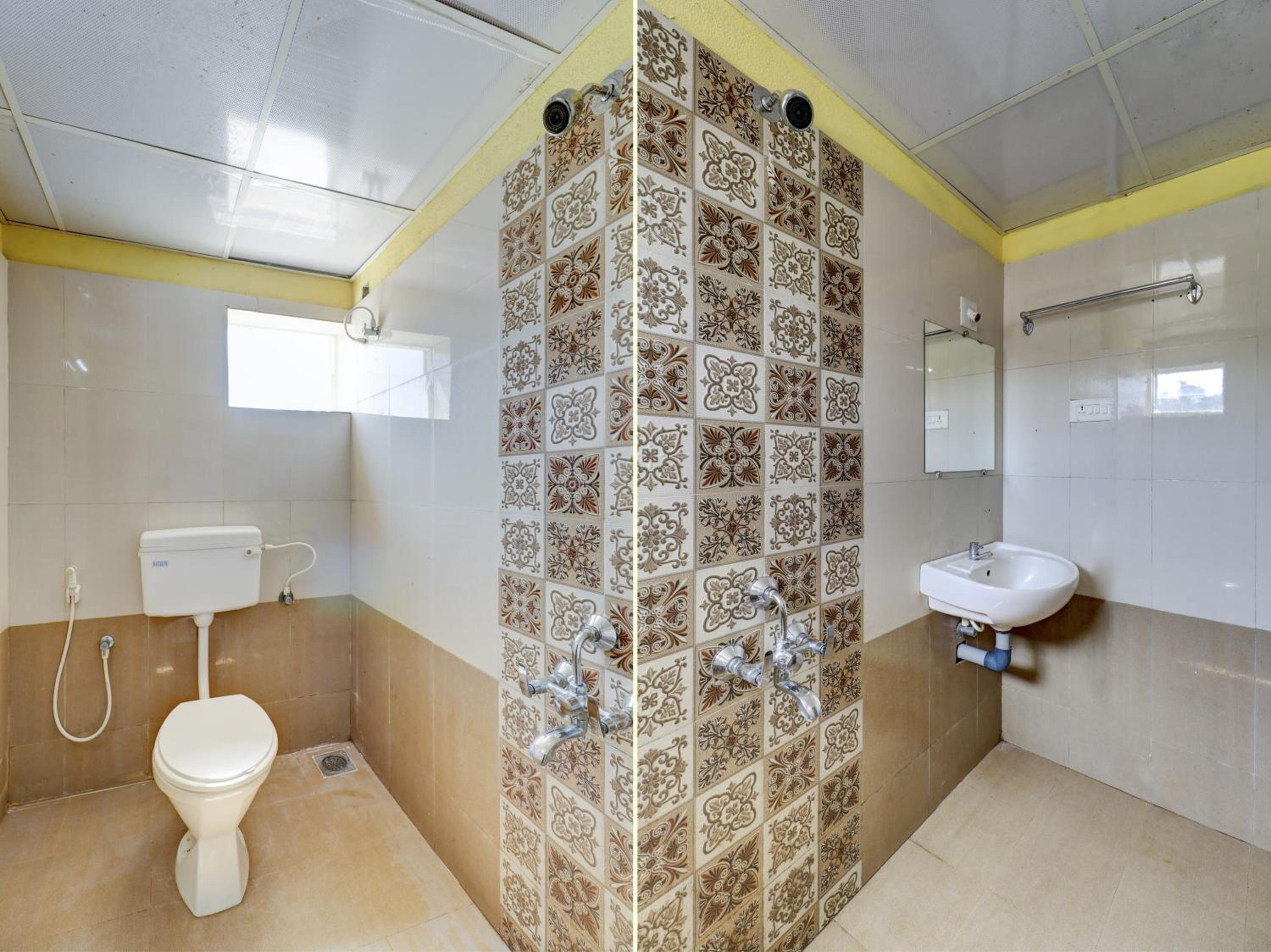 Queen Room - Photo 12