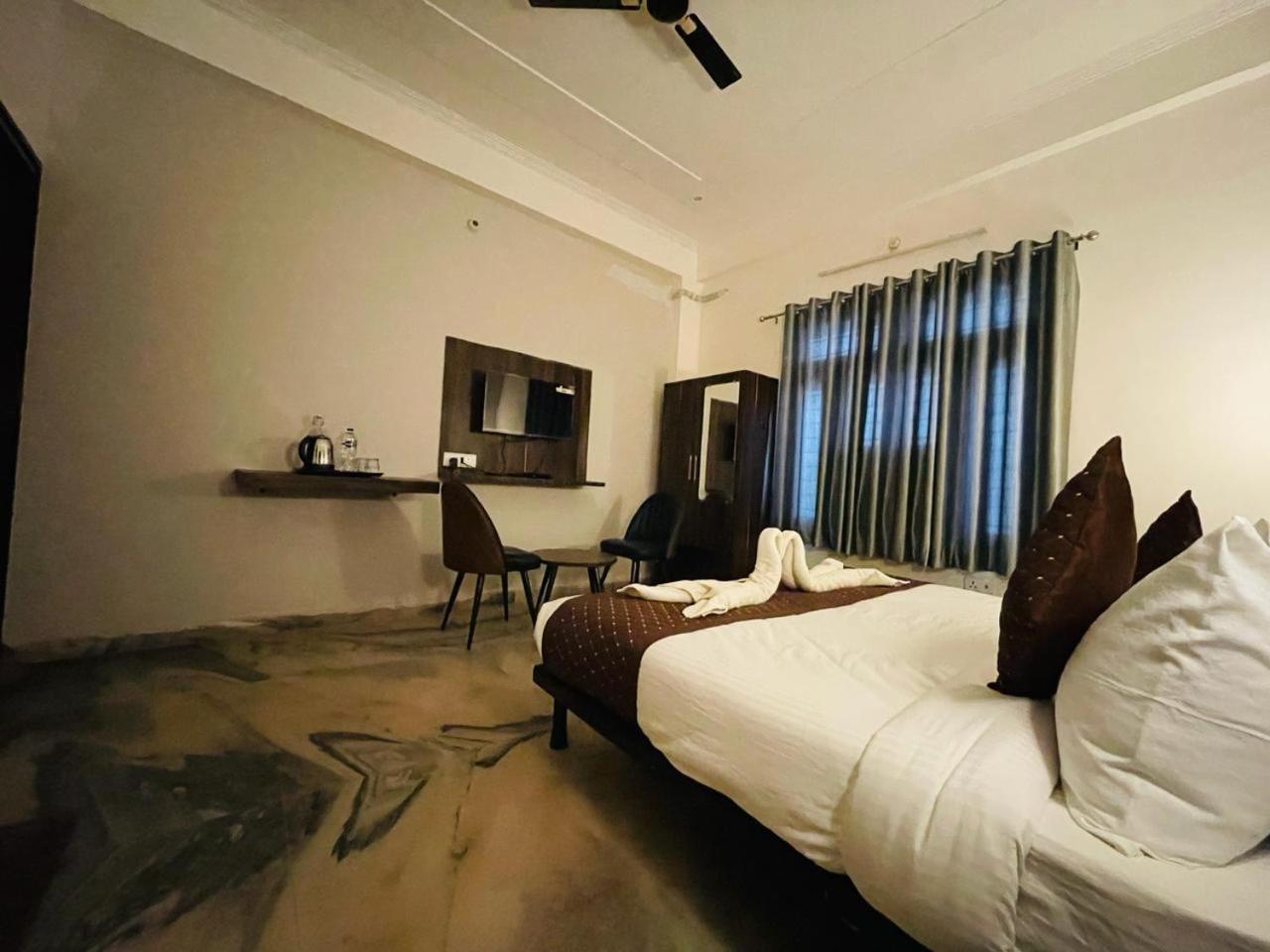 Deluxe Double Room photo 2