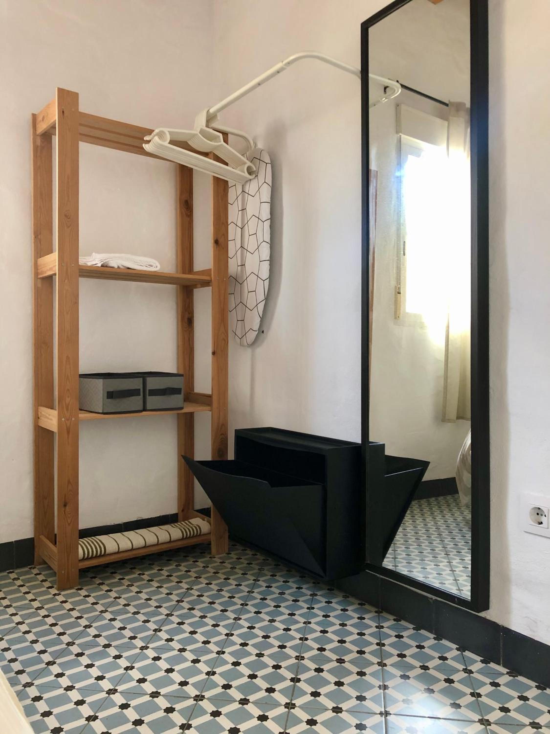One-Bedroom Apartment photo 3