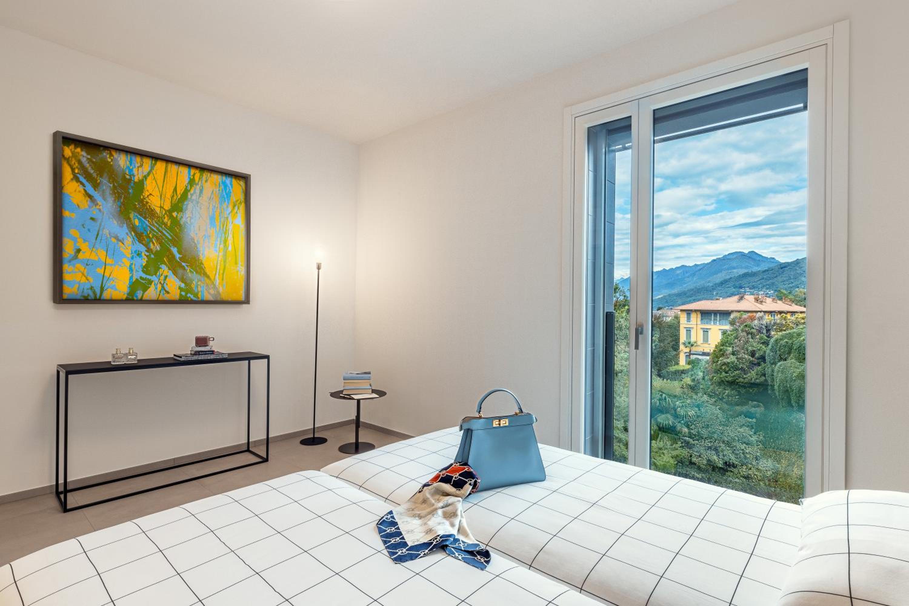 Apartment with Lake View photo 3