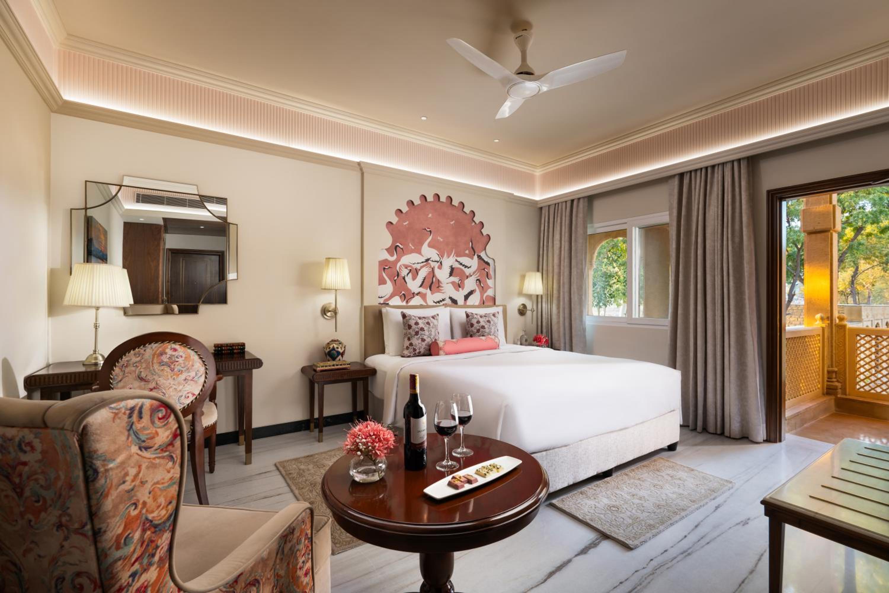 Palace Room Double Bed with Balcony - Photo 1