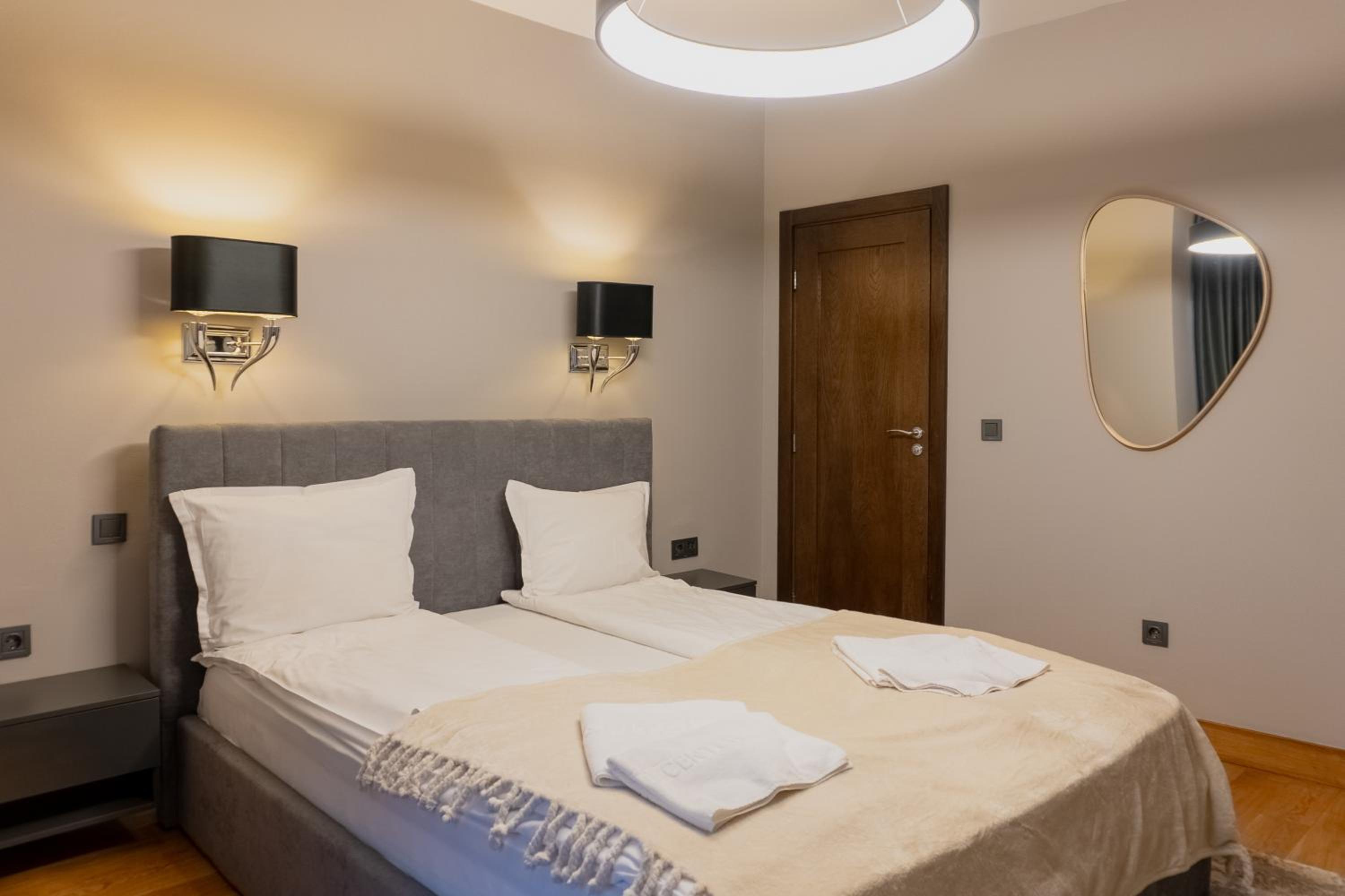 Deluxe Suite - Photo 18