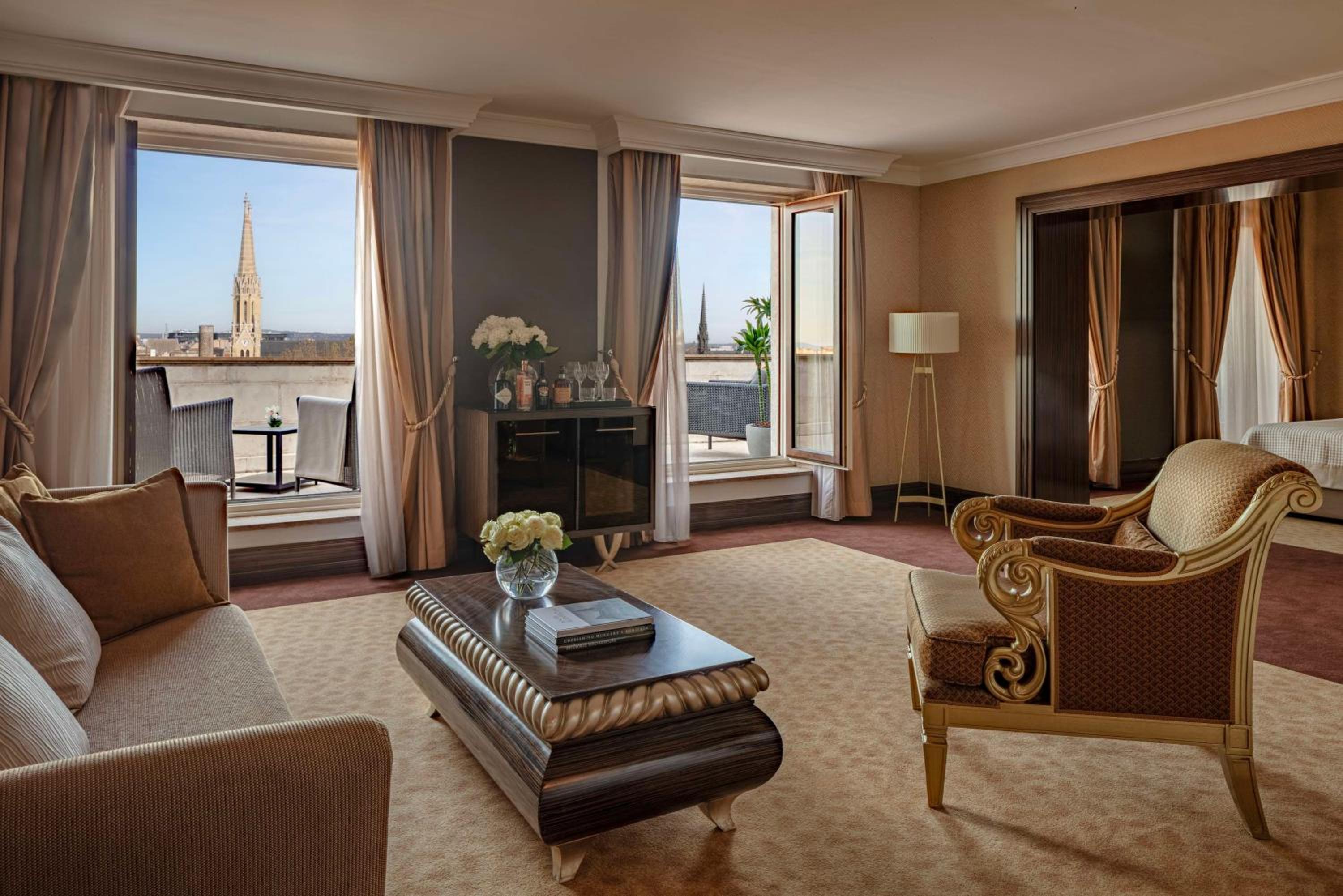 Executive Suite with Terrace thumbnail 5