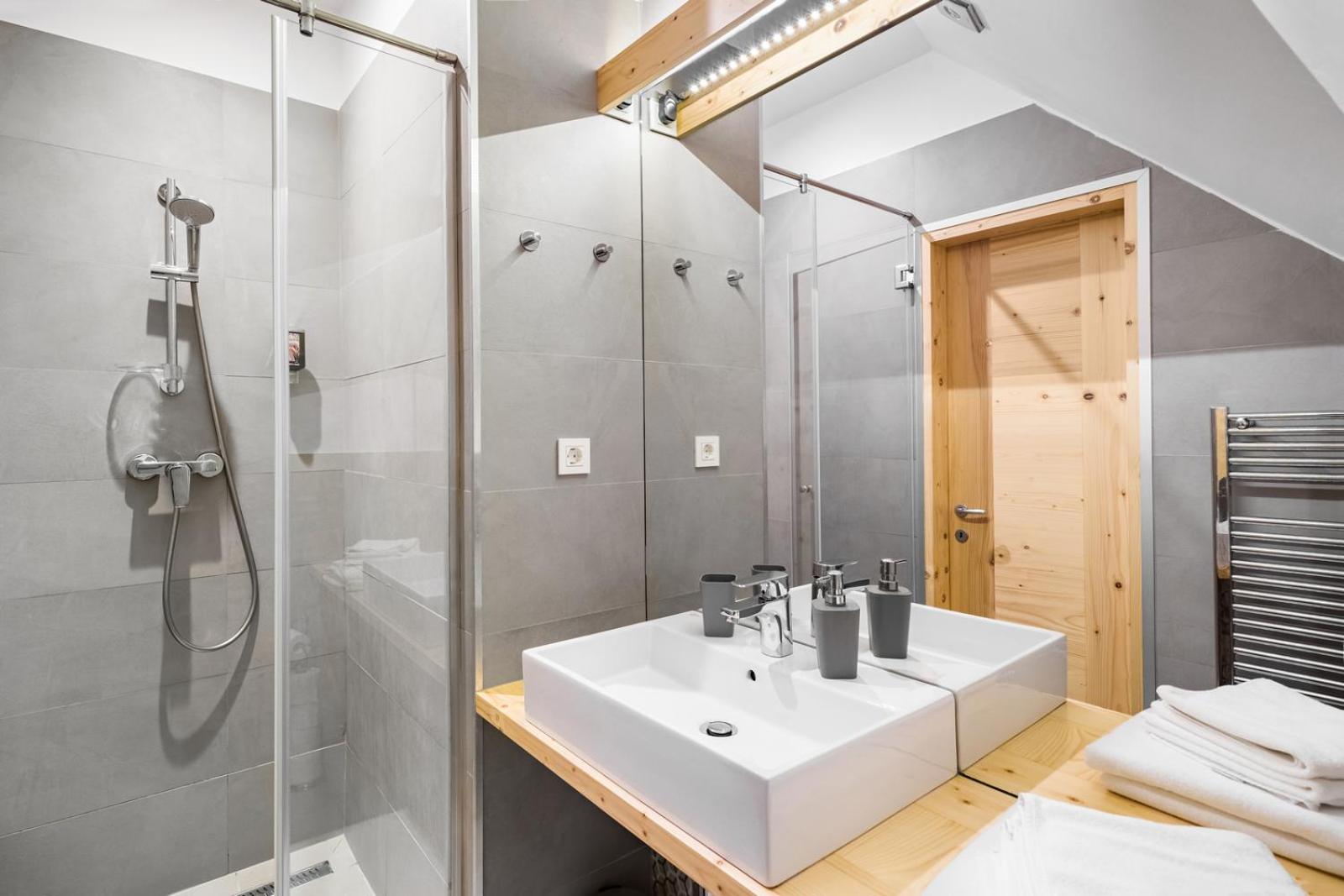 Double Room - Photo 4