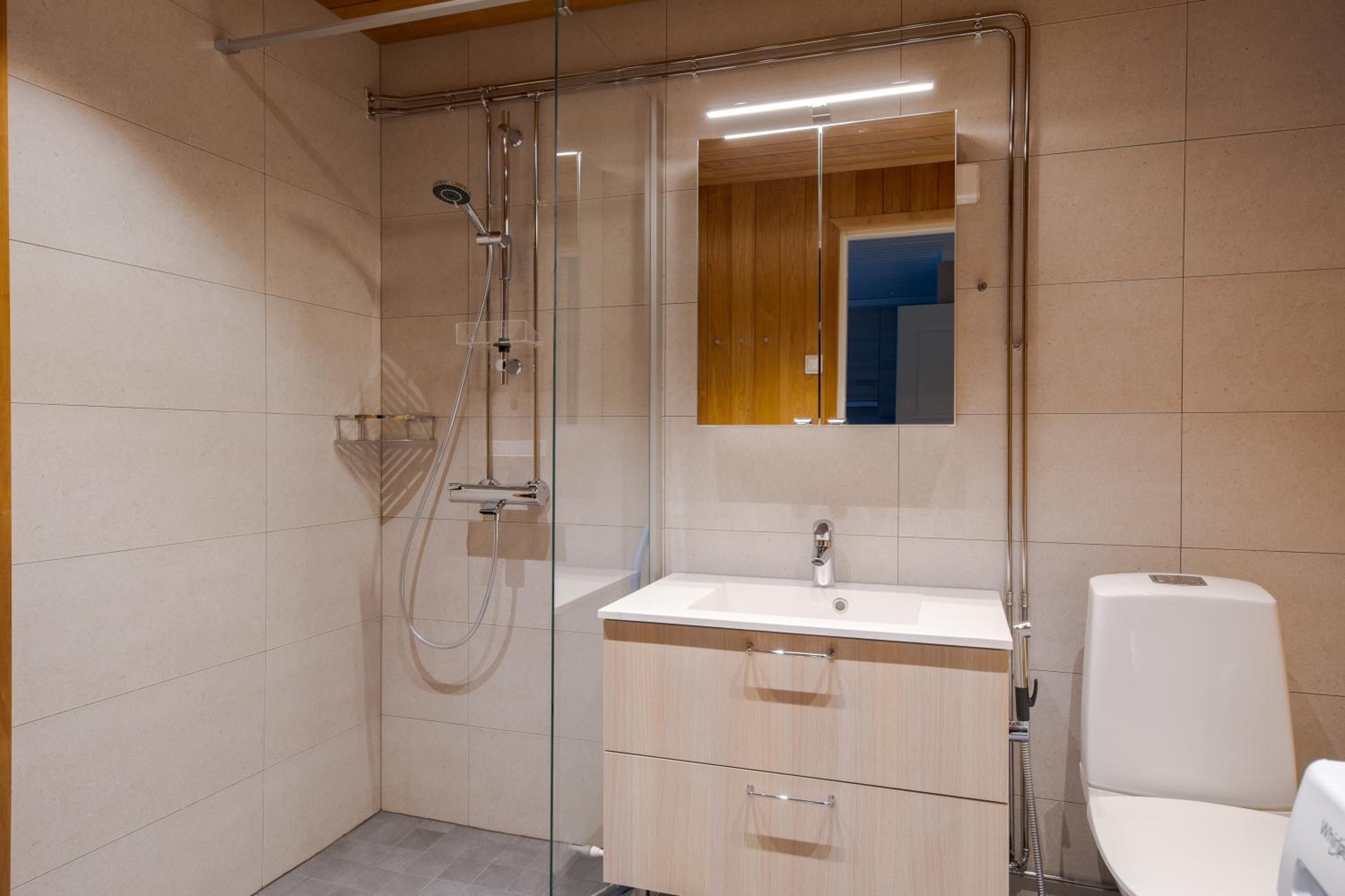 Two-Bedroom Apartment with Sauna - Photo 9