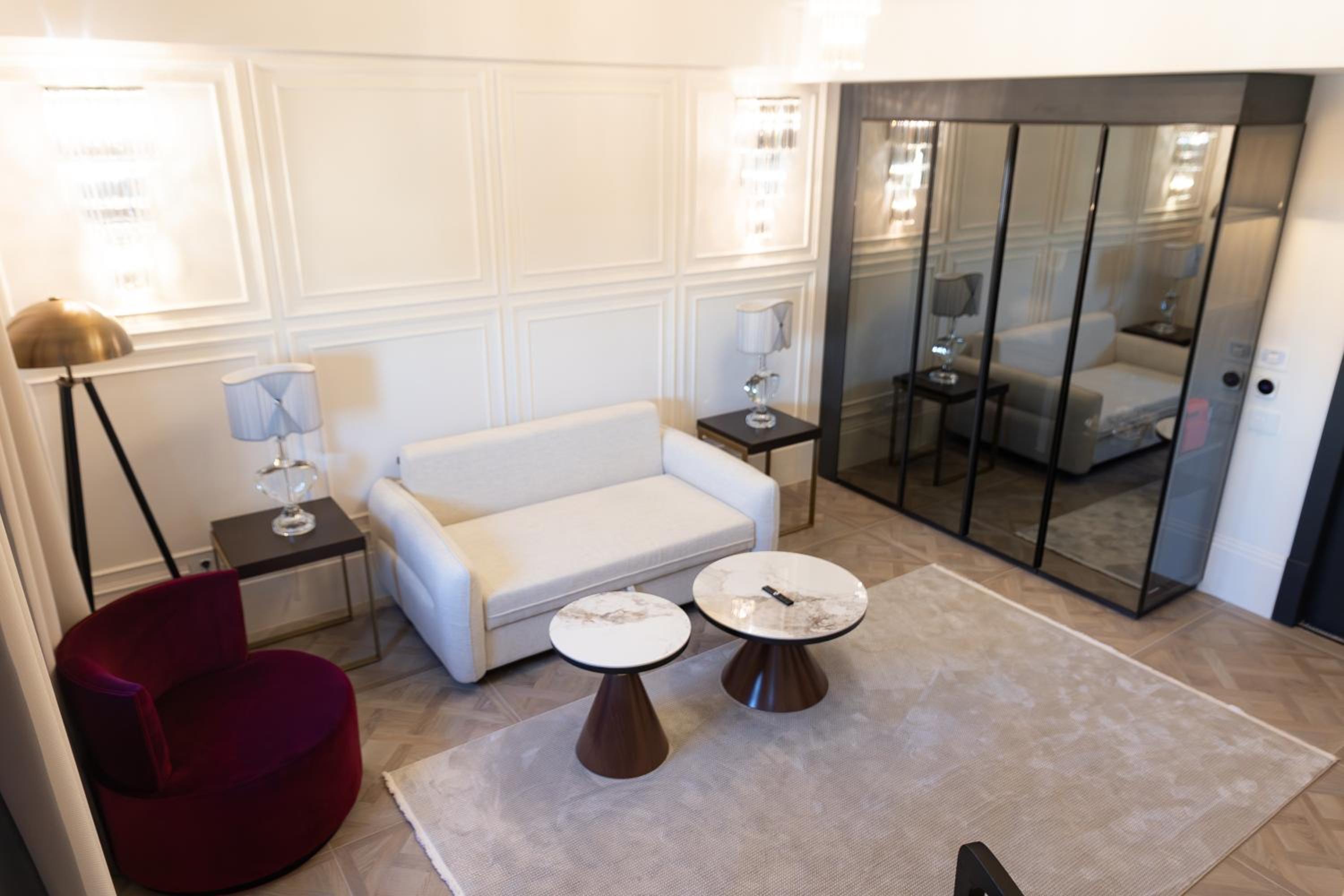 Apartment - Photo 2