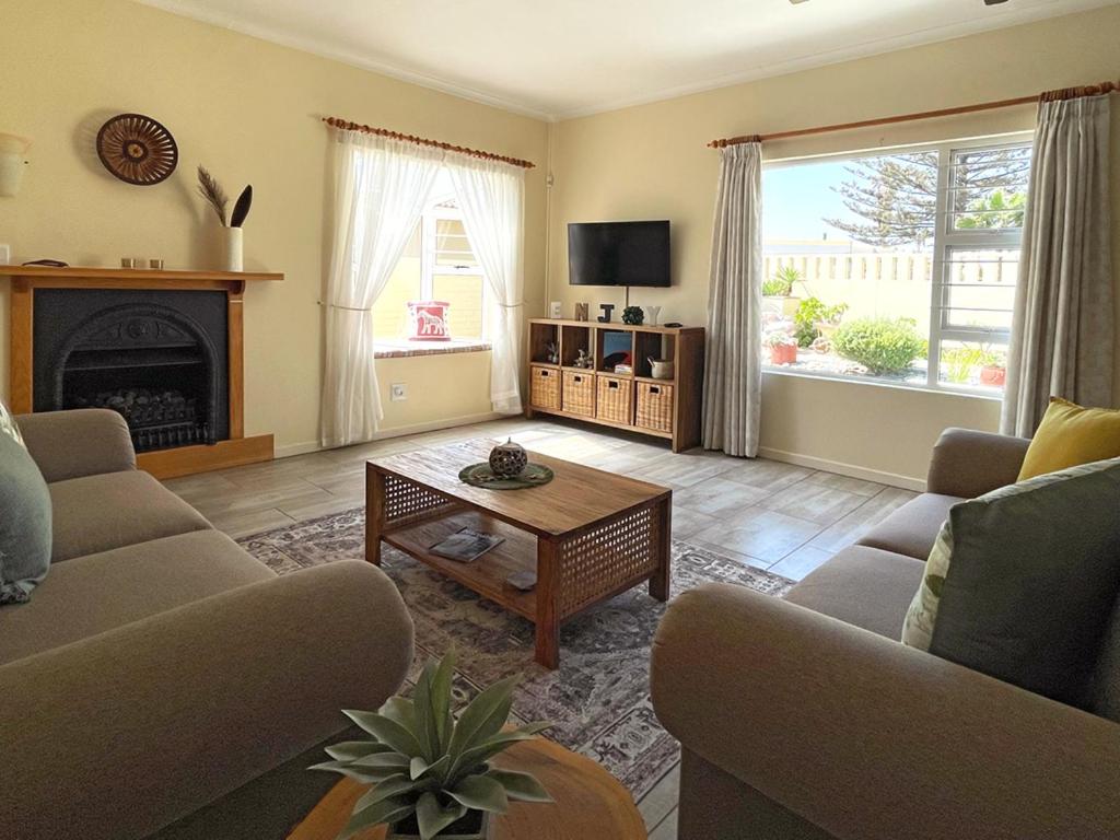 Three-Bedroom House photo 1