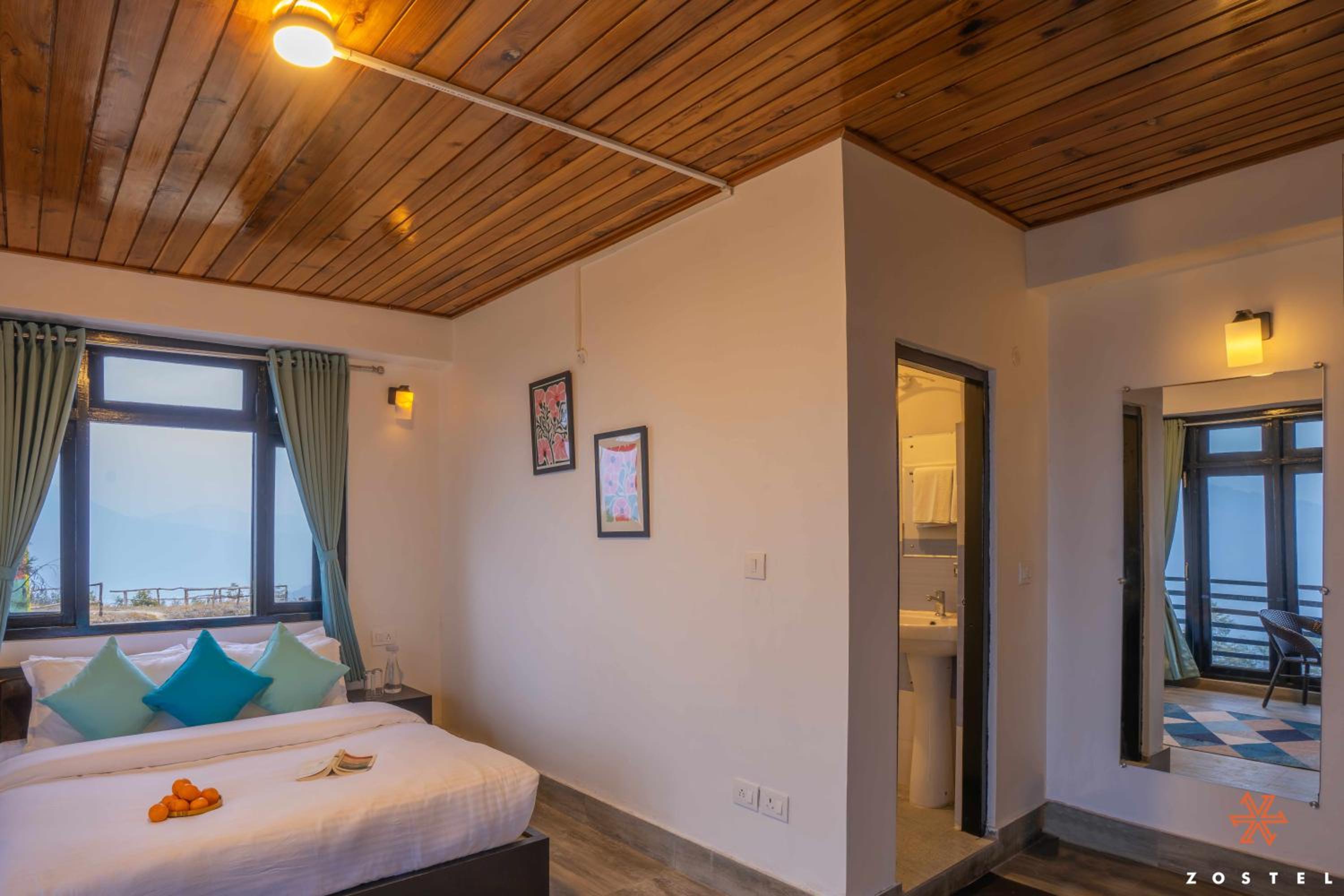 Deluxe Room - Photo 7