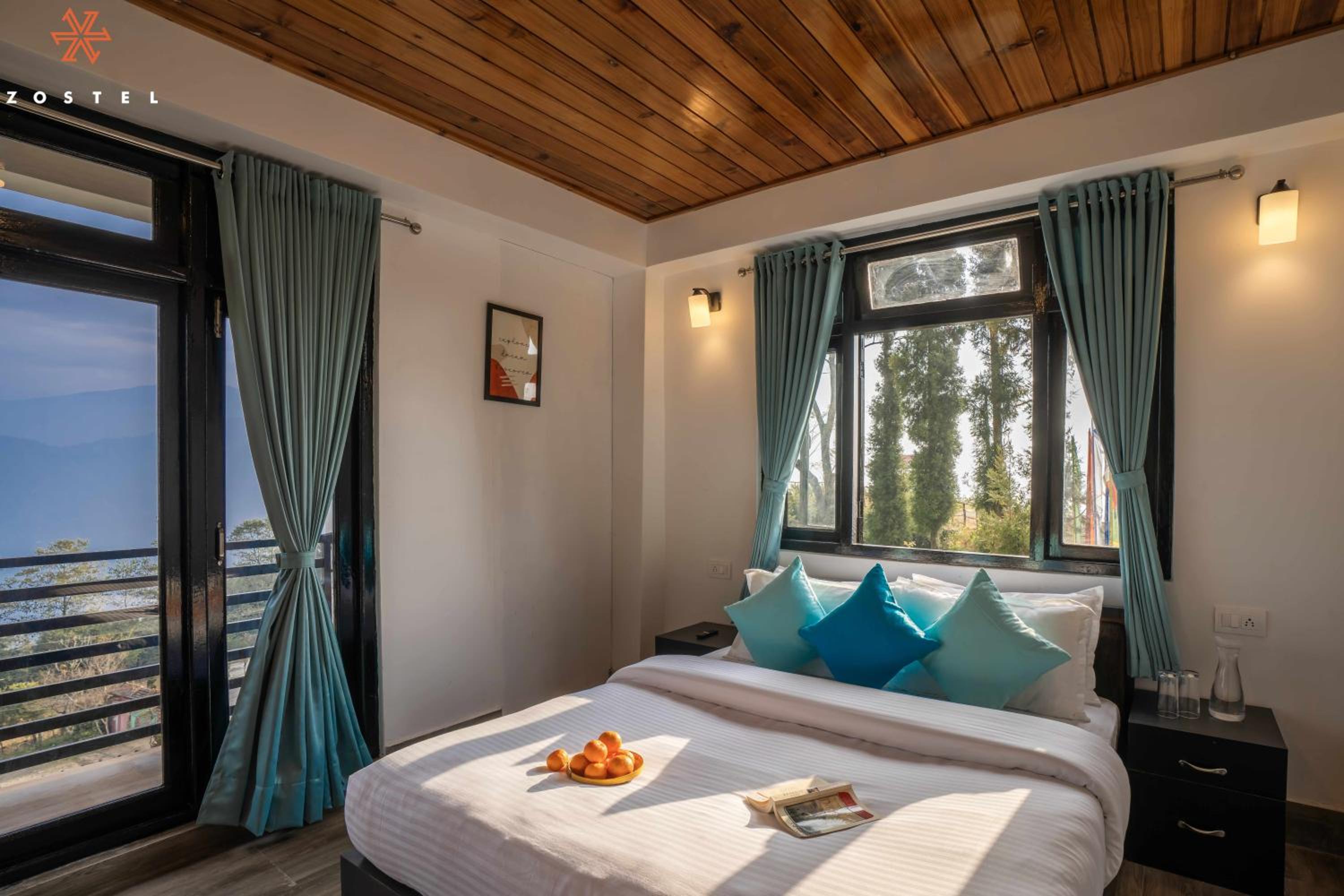 Deluxe Room - Photo 5