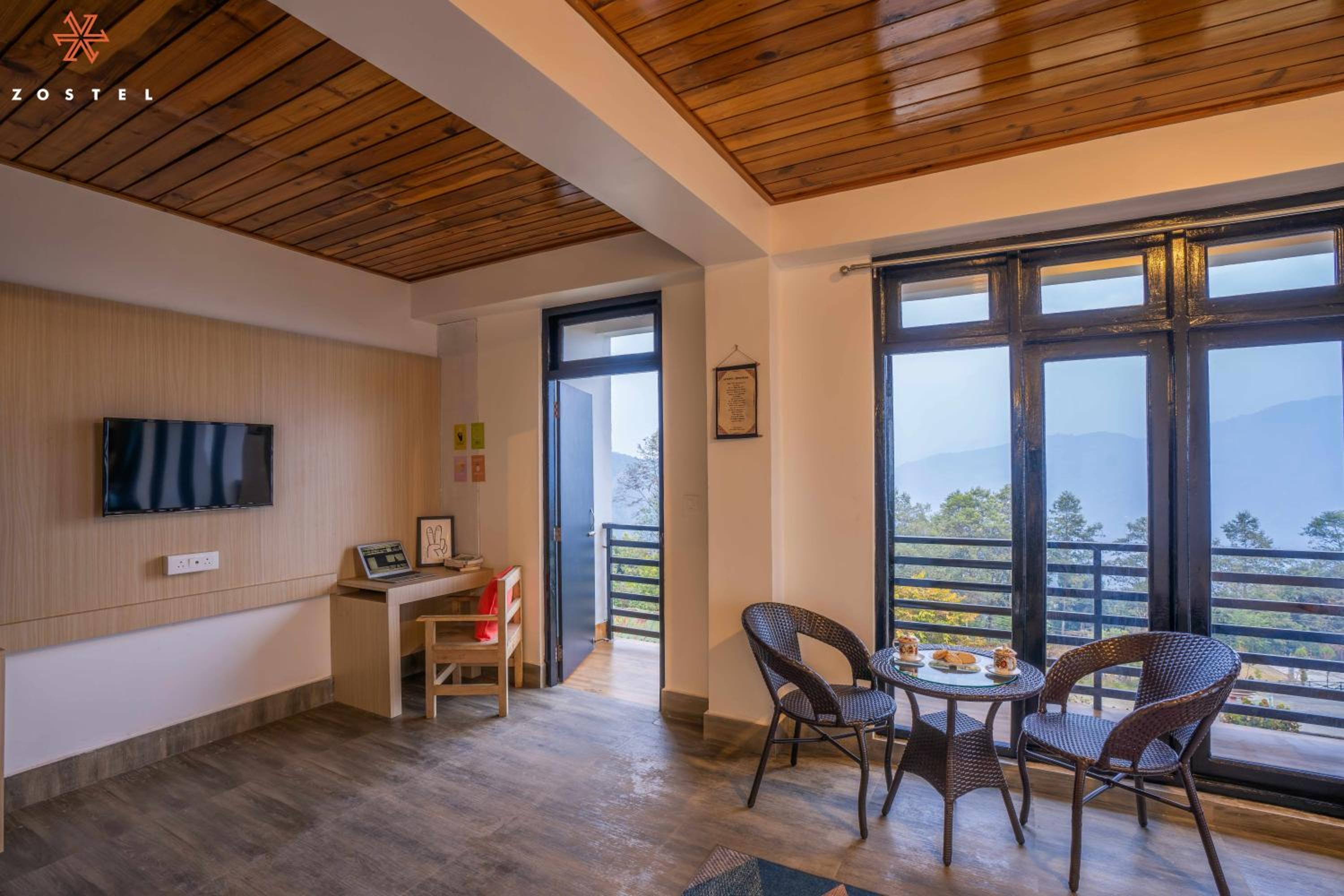 Deluxe Room - Photo 6