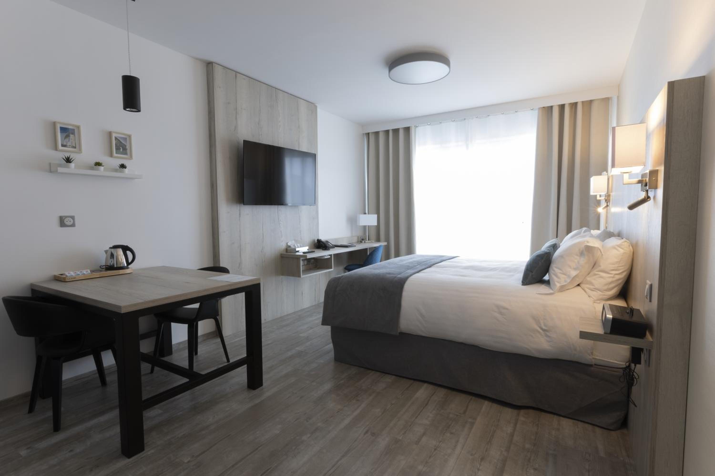 Junior Suite with Sea View - Photo 1