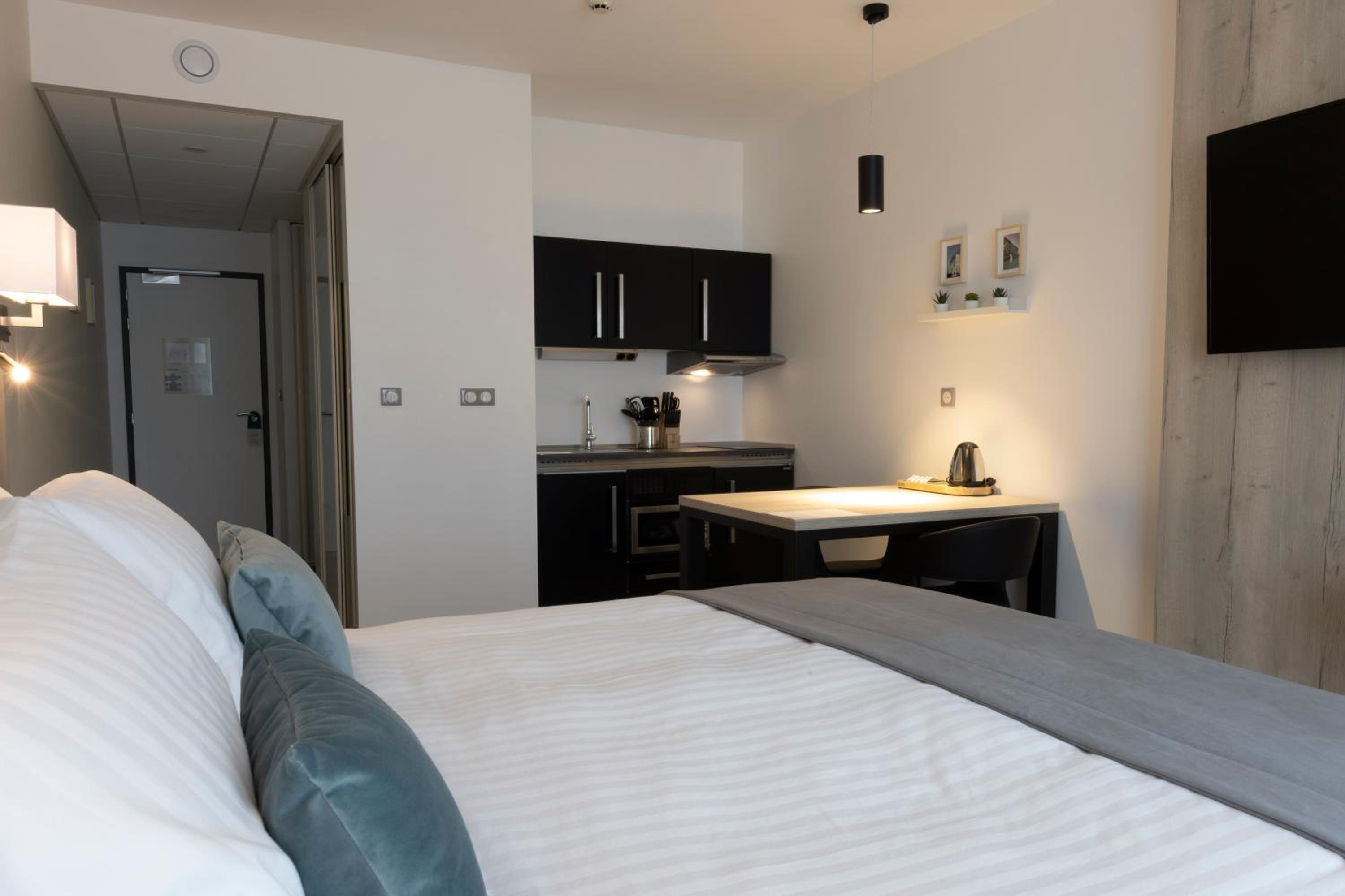 Junior Suite with Sea View - Photo 2