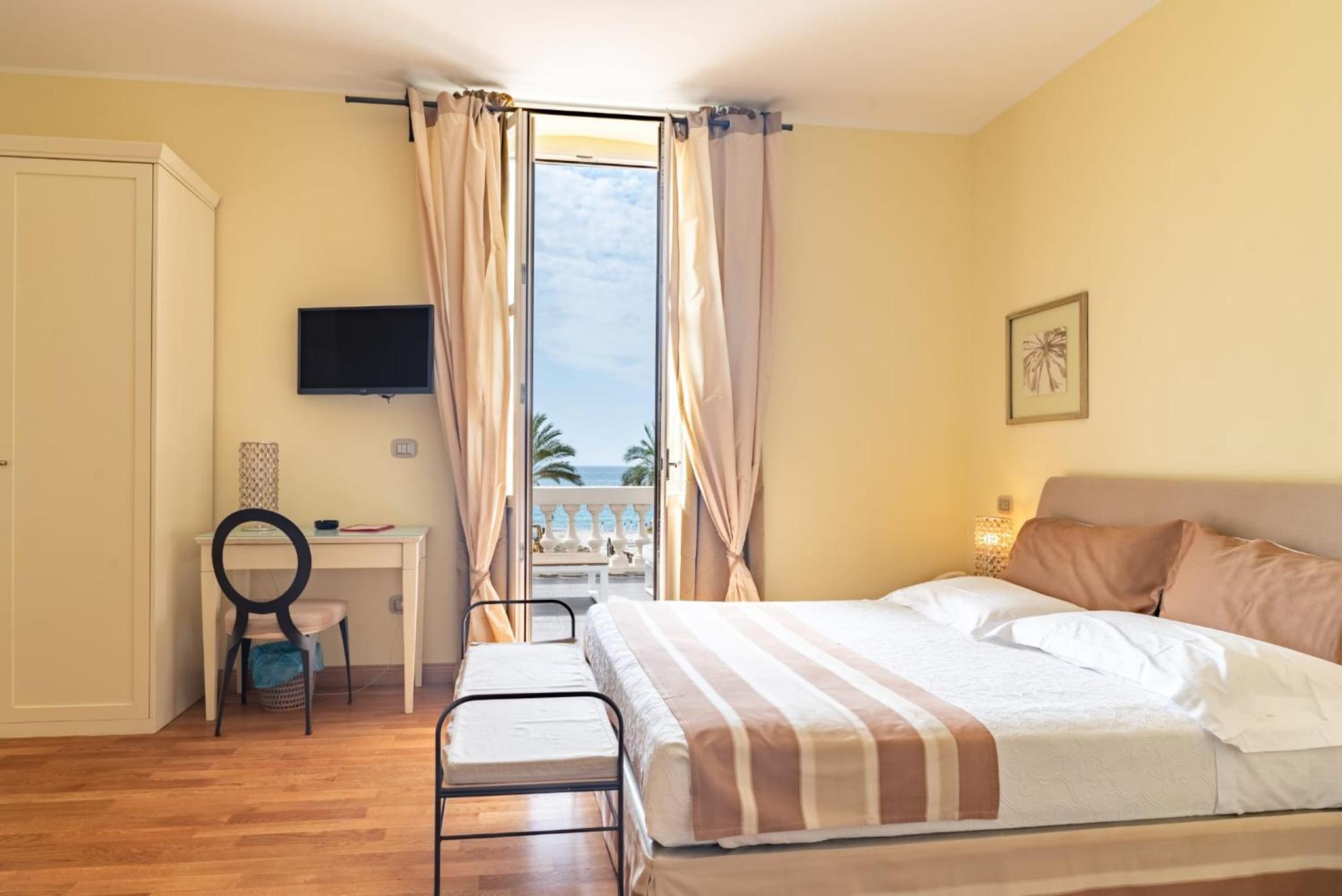 Junior Suite with Sea View photo 1