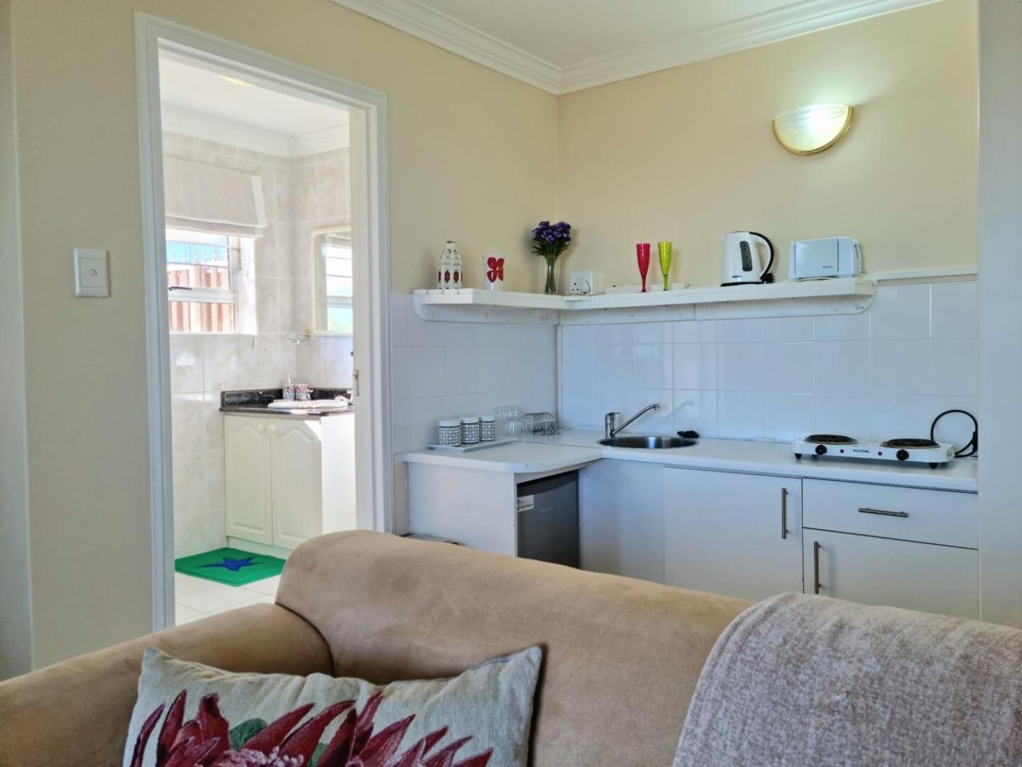 One-Bedroom House photo 3