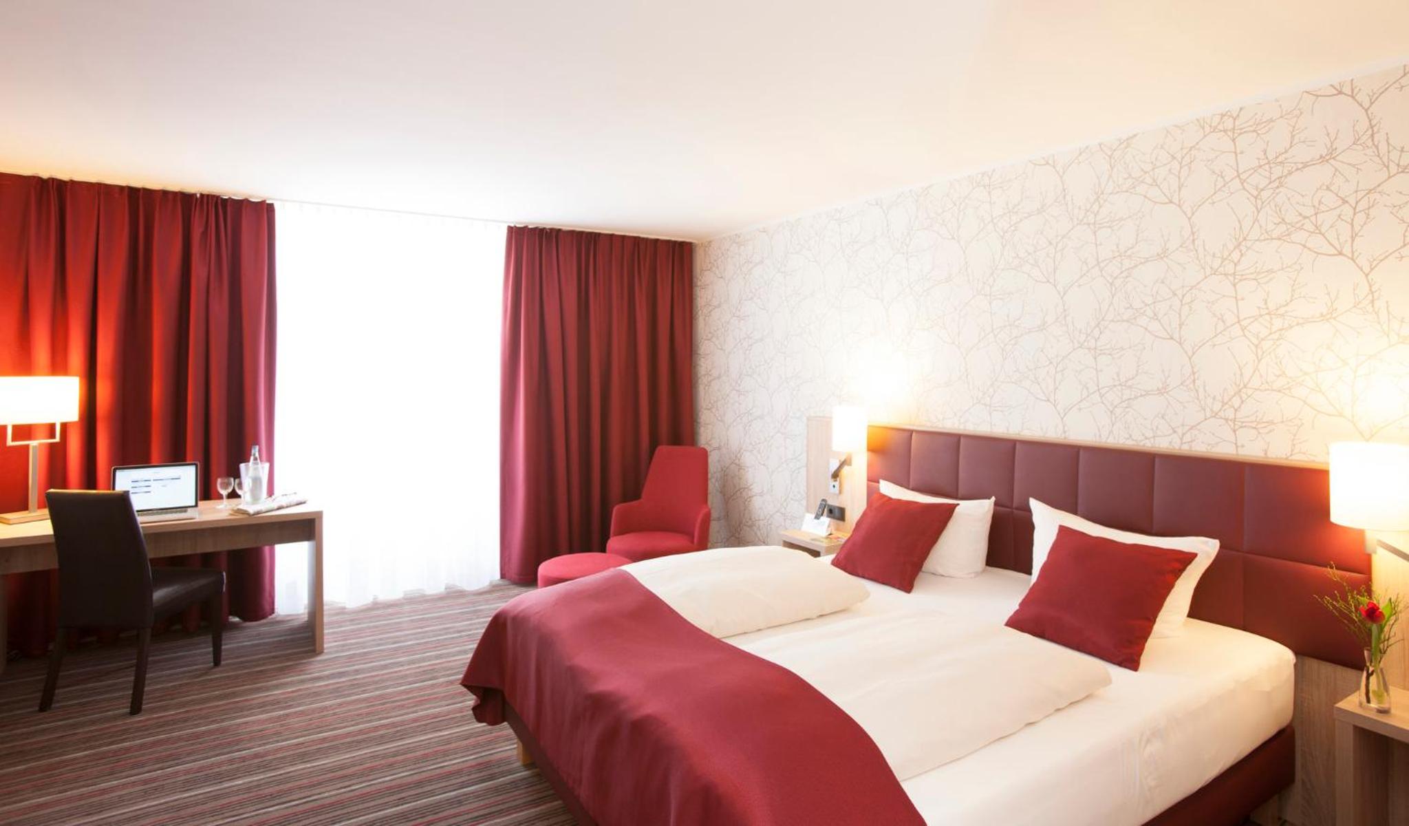 Standard Apartment with One King Bed - Photo 2