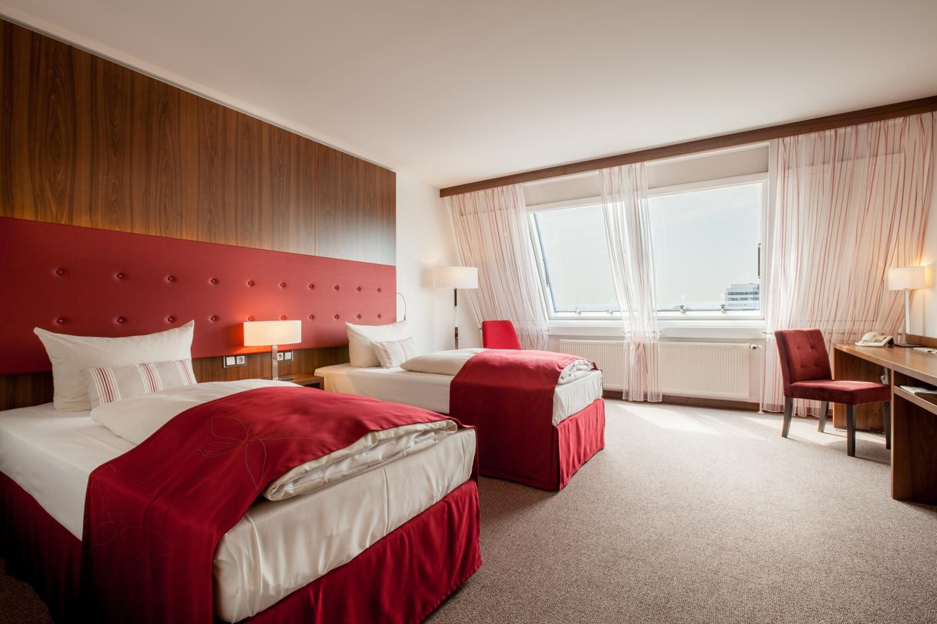 Standard Apartment with Twin Beds - Photo 2