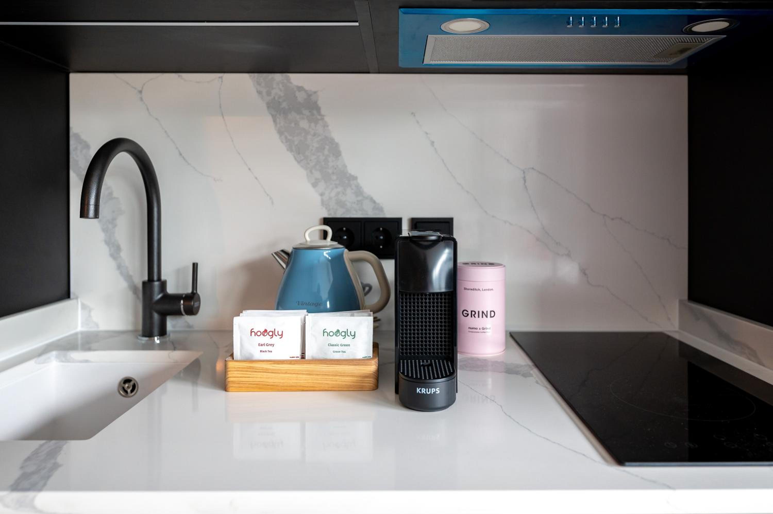 Medium Studio with Kitchenette photo 2