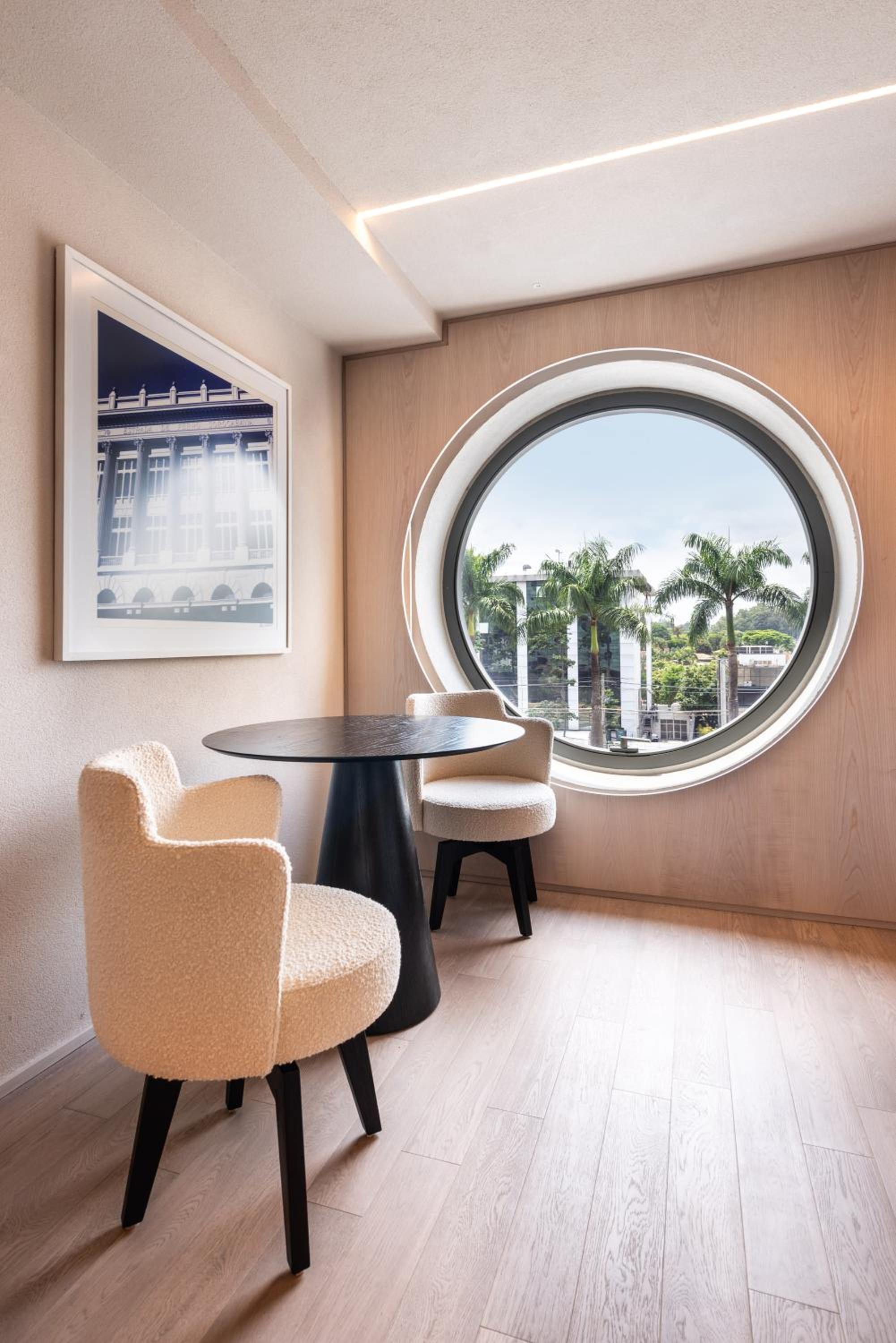 Mayfair Suite - Photo 2