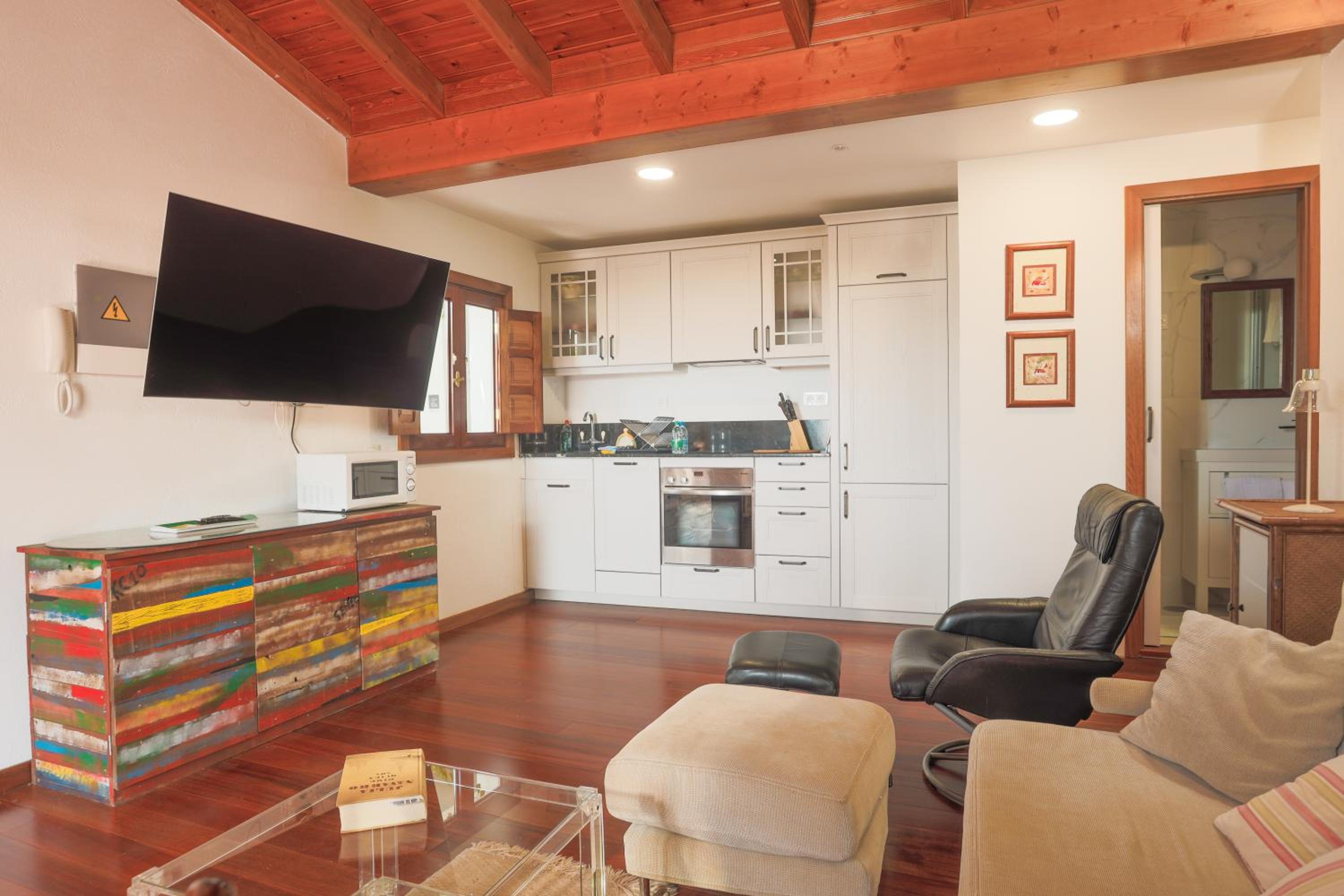 Two-Bedroom Apartment photo 2