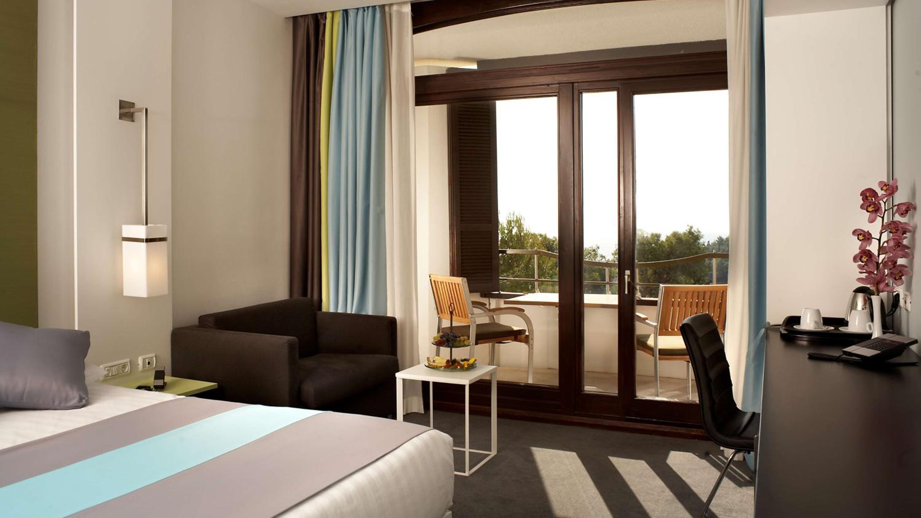 Premium Double or Twin Room with Sea View - Photo 1