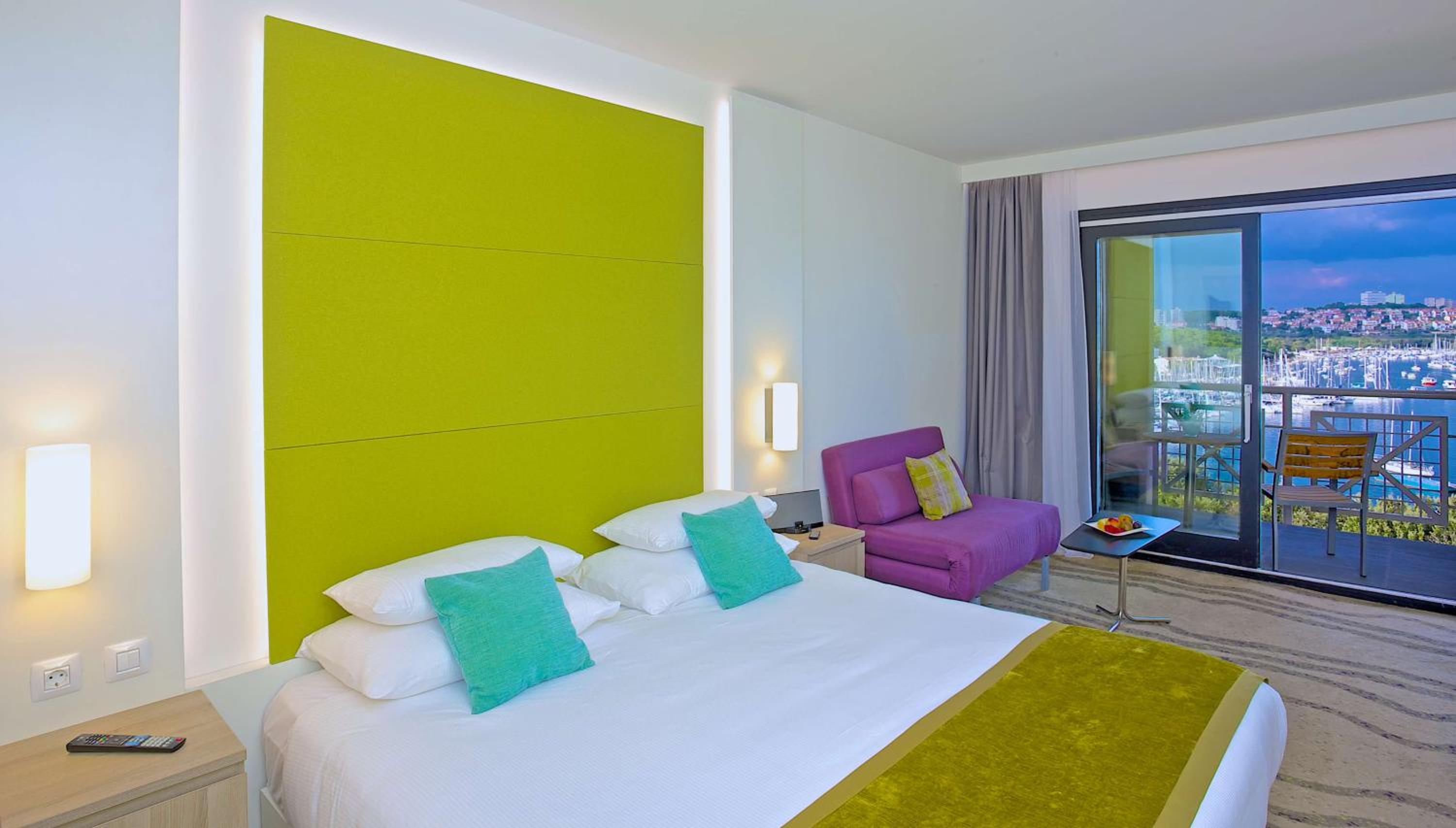 Superior Double or Twin Room with Sea View - Photo 3