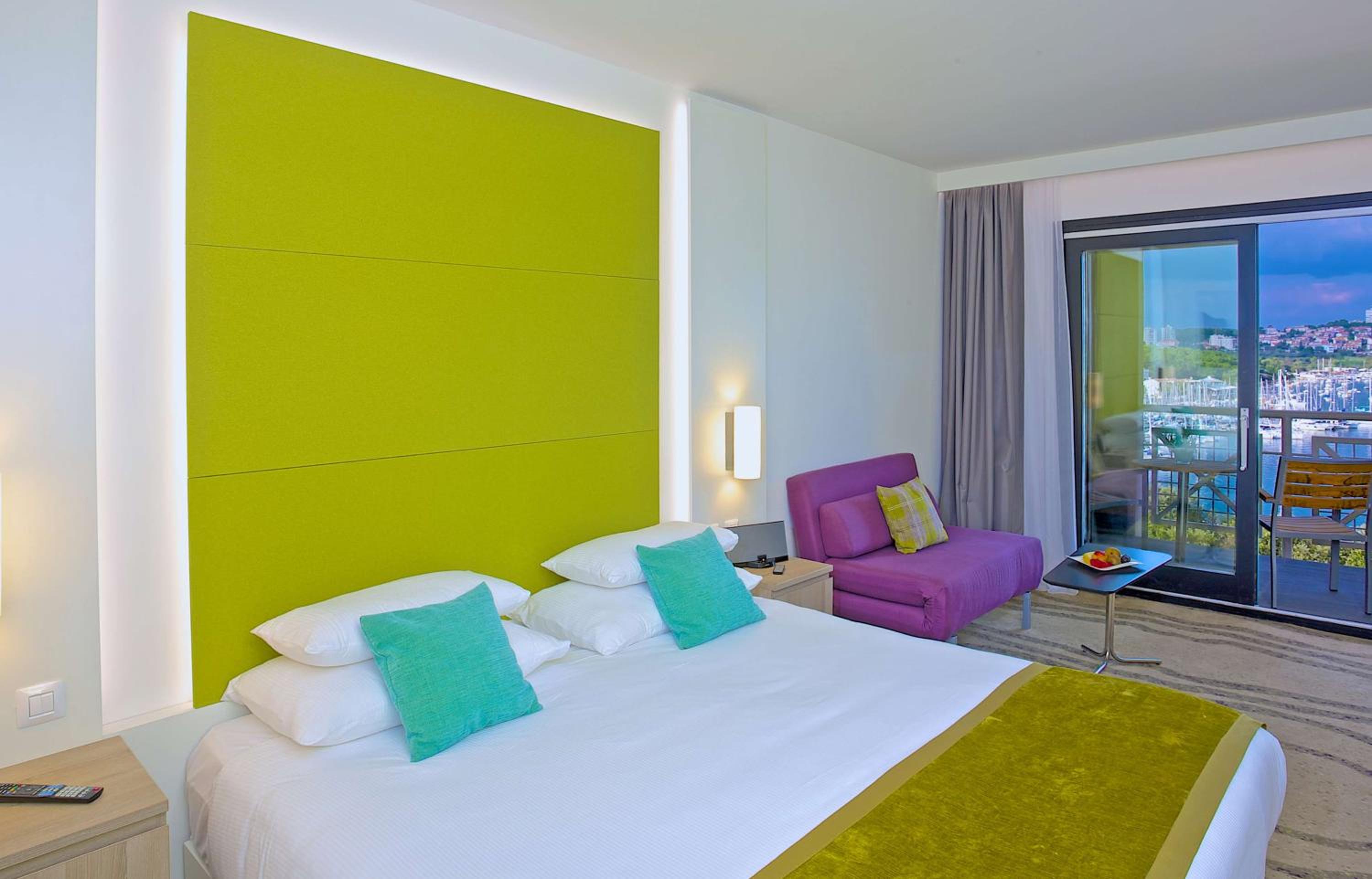 Superior Double or Twin Room with Marina View - Photo 6