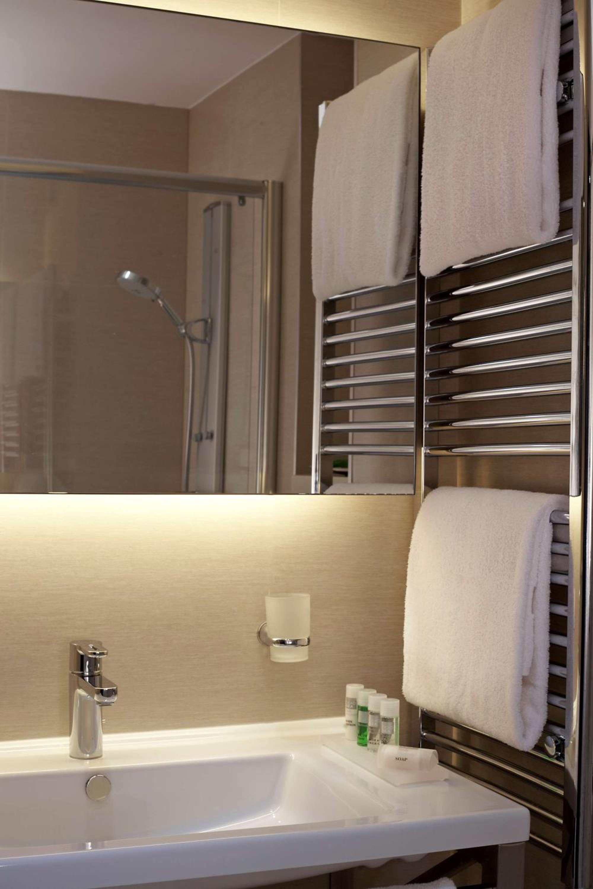 Premium Double or Twin Room Marina or Sea Side - Photo 3