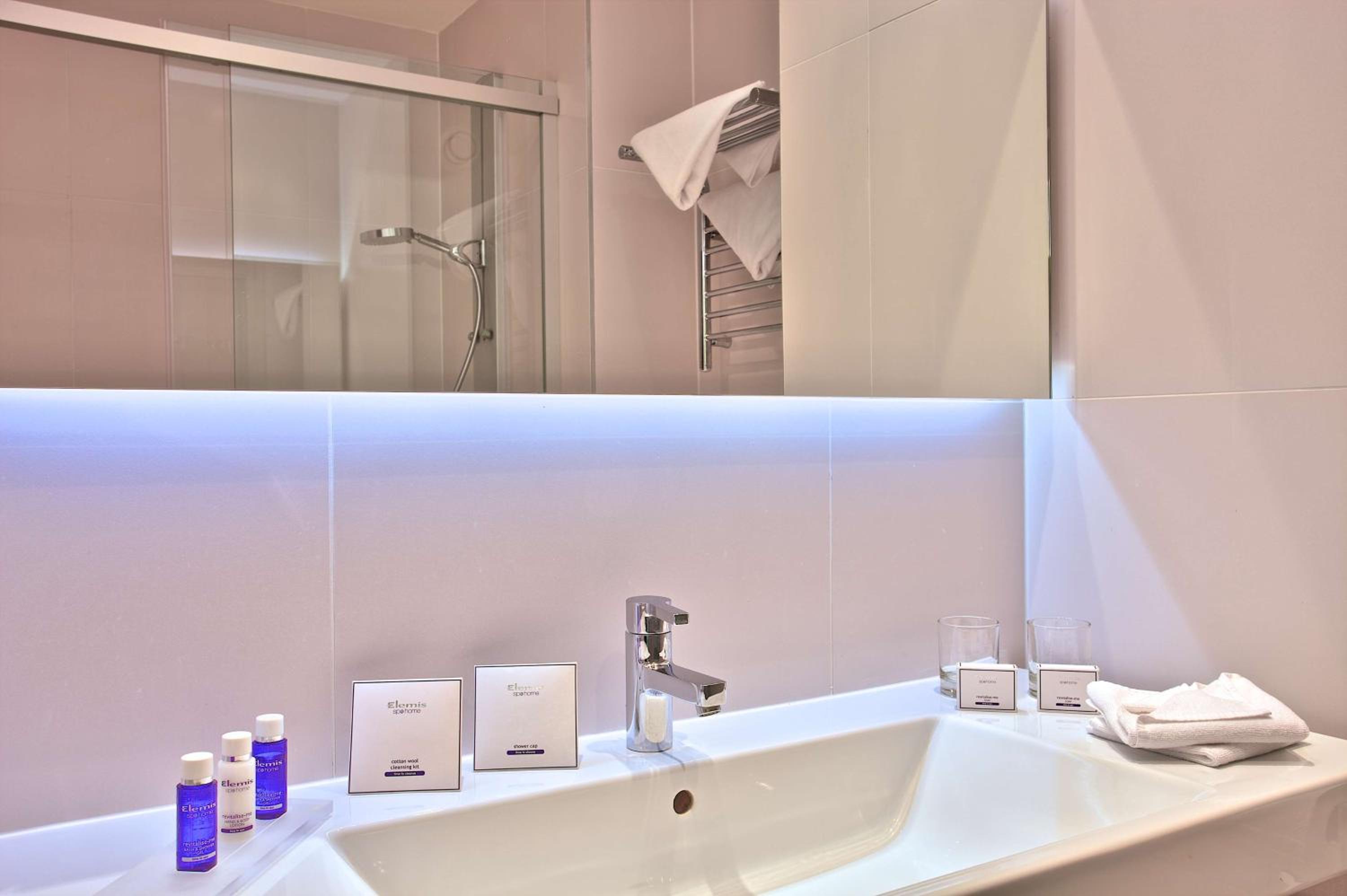 Superior Double or Twin Room with Sea View - Photo 4