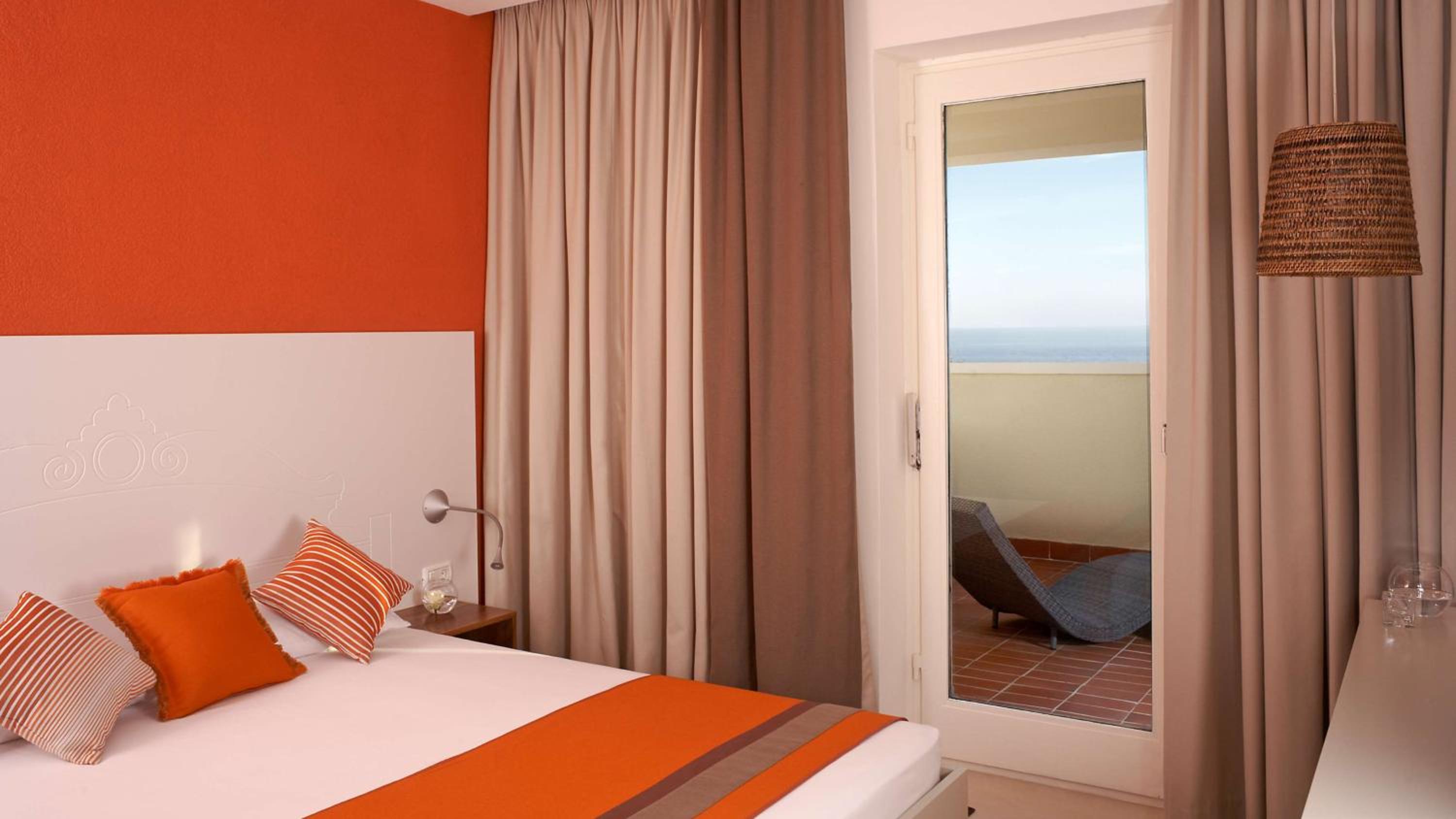 Premium One-Bedroom Apartment - Sea Side photo 3