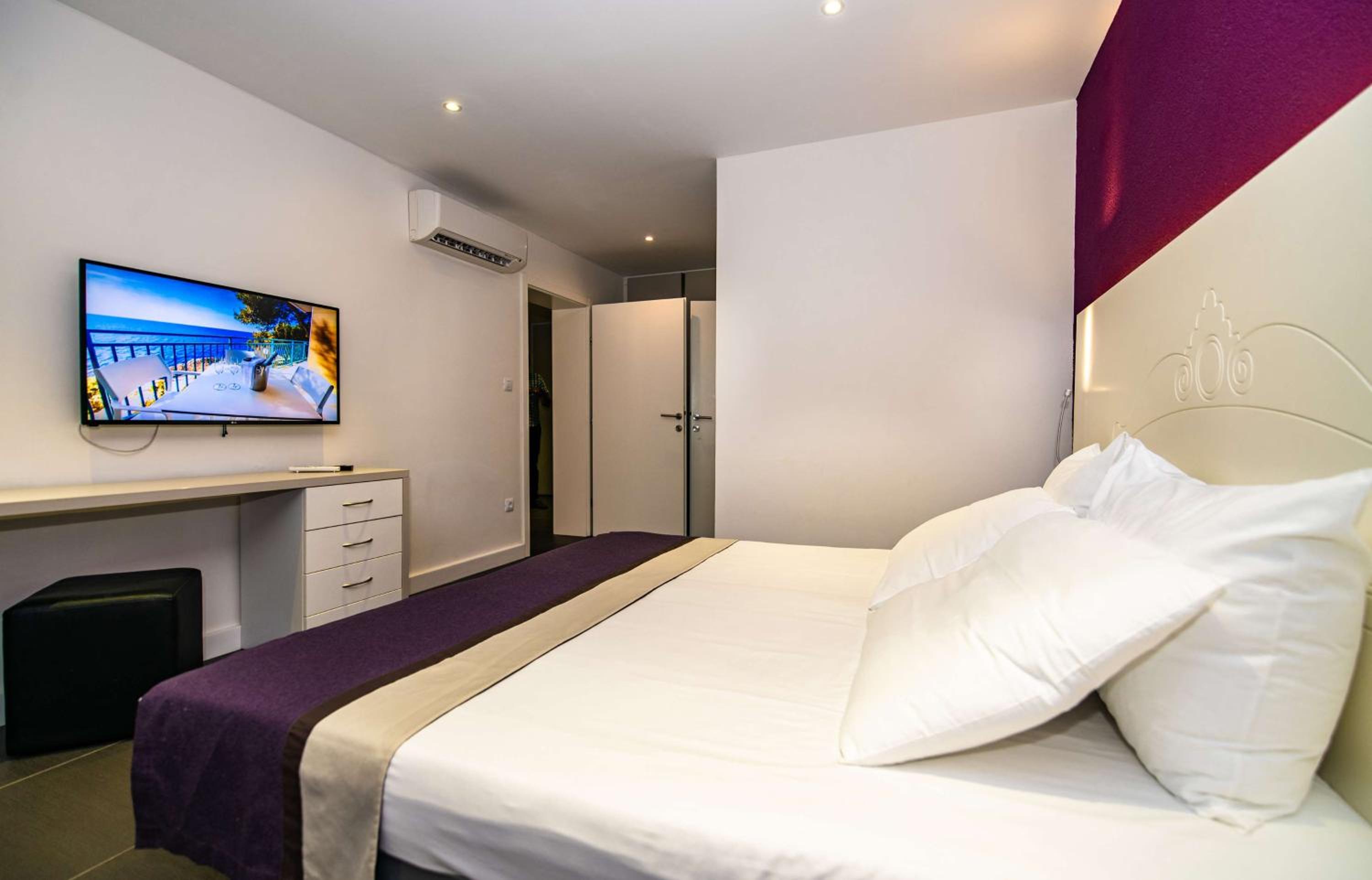 Premium One-Bedroom Apartment photo 1