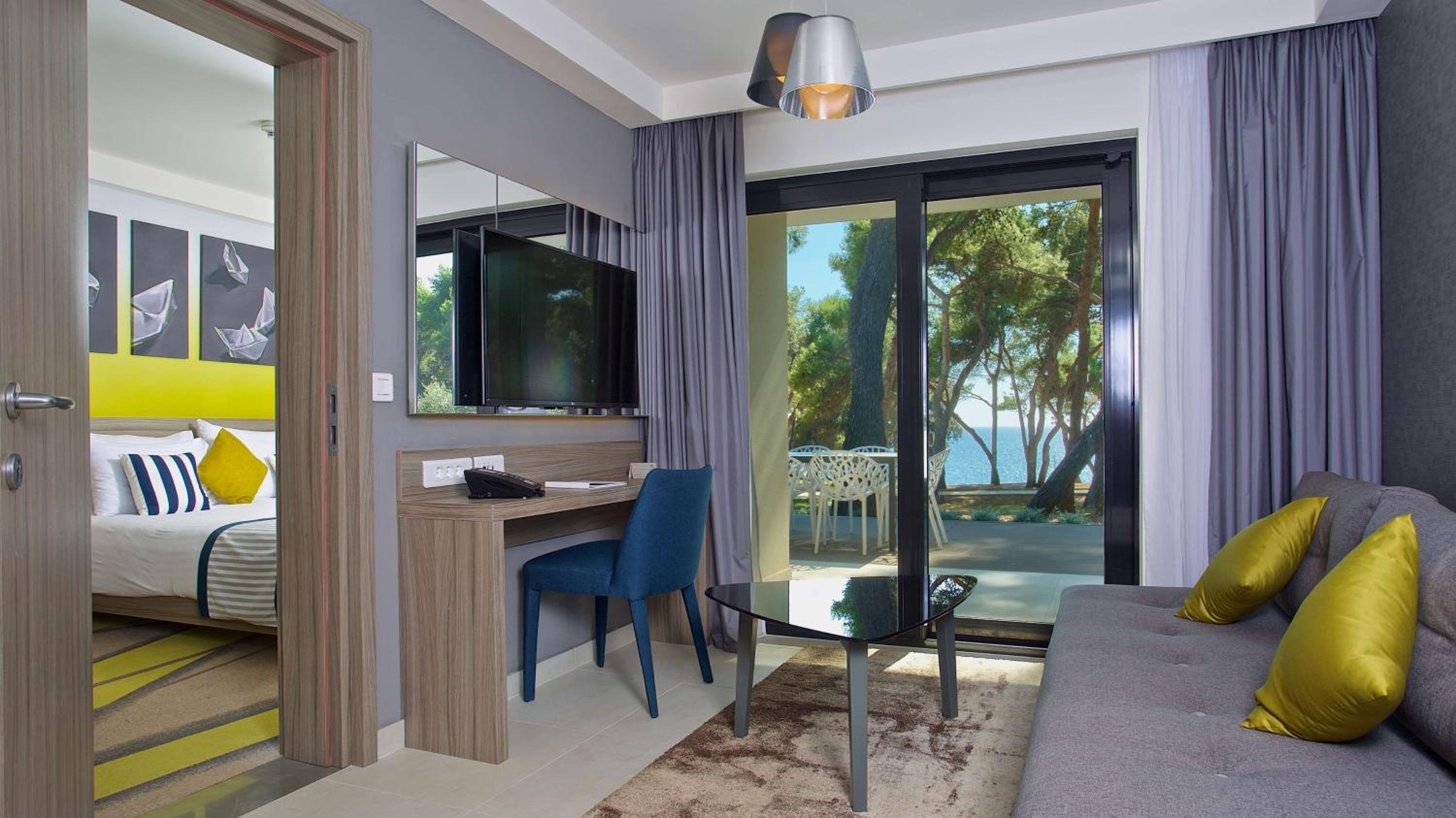 Two-Bedroom Suite with Terrace thumbnail 6