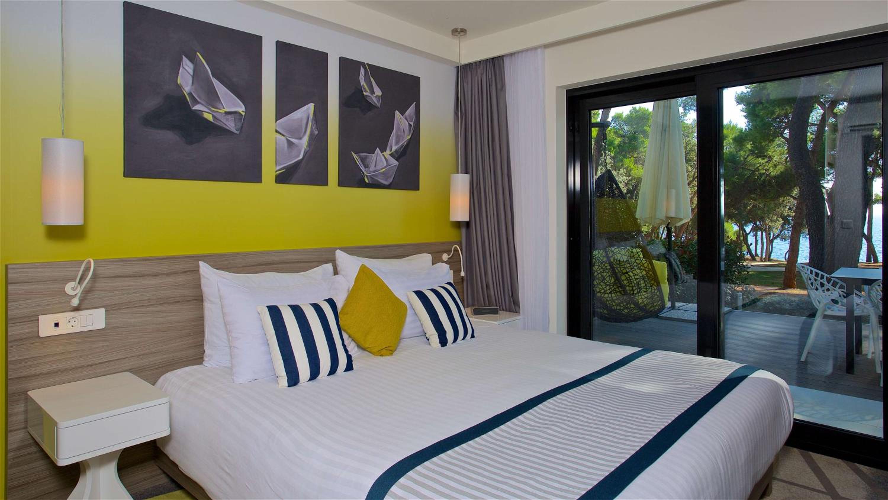 Two-Bedroom Suite with Terrace thumbnail 5