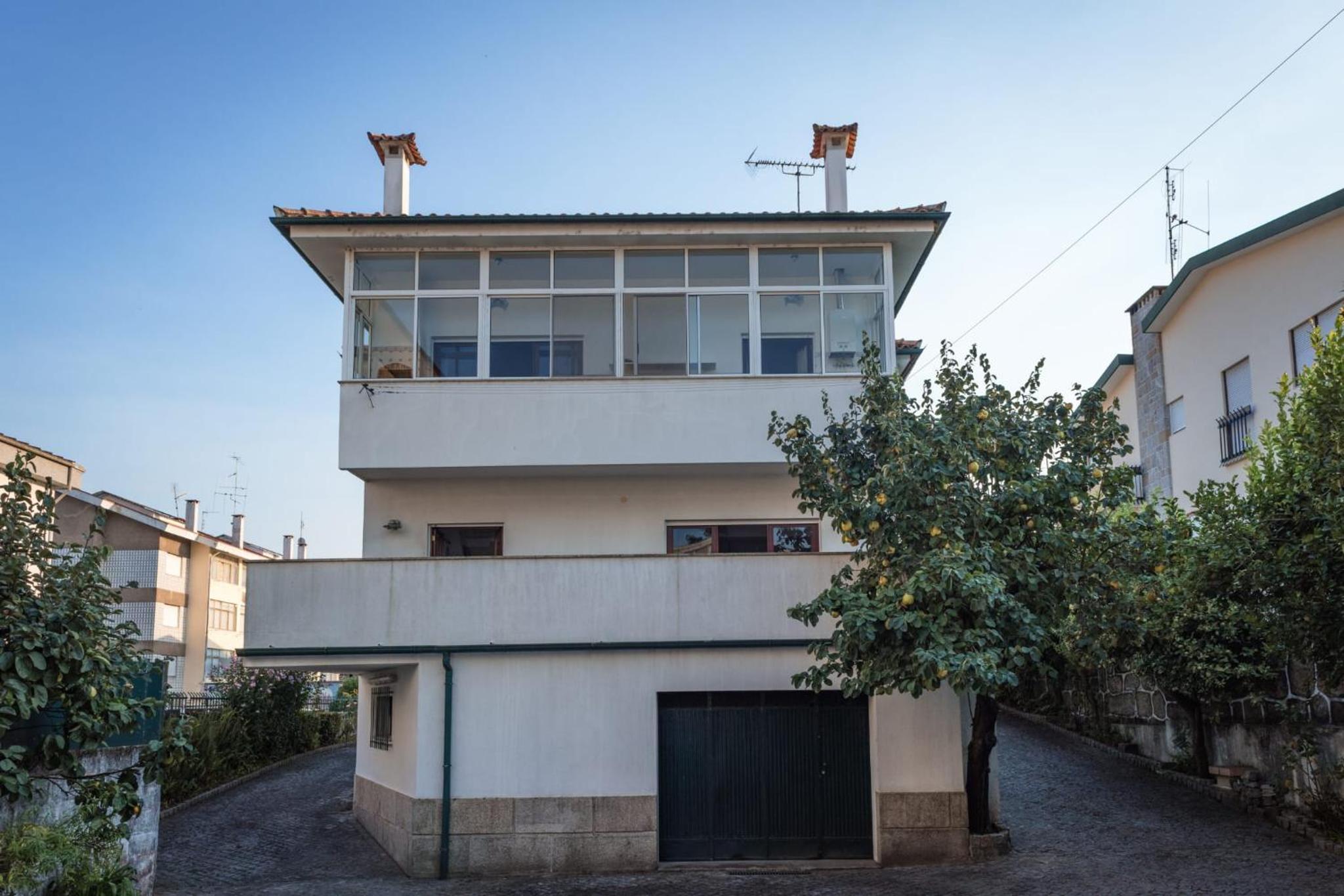 Three-Bedroom House photo 3