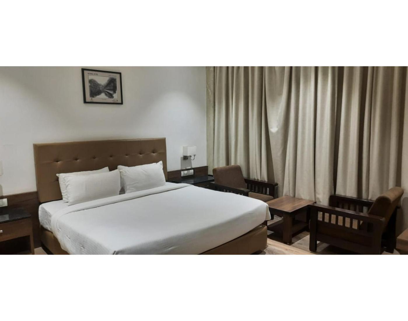 Deluxe Room - Photo 2