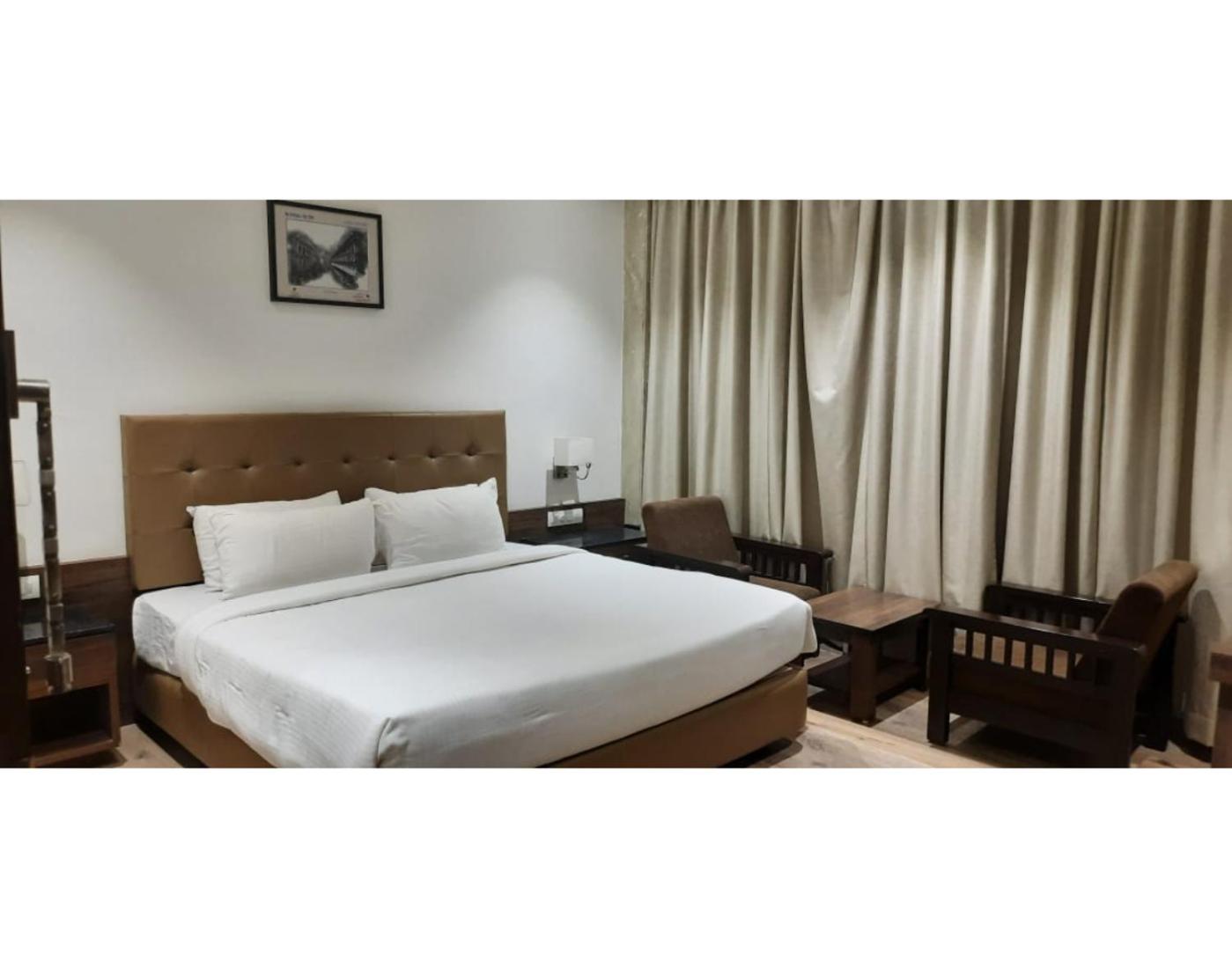Deluxe Room - Photo 3