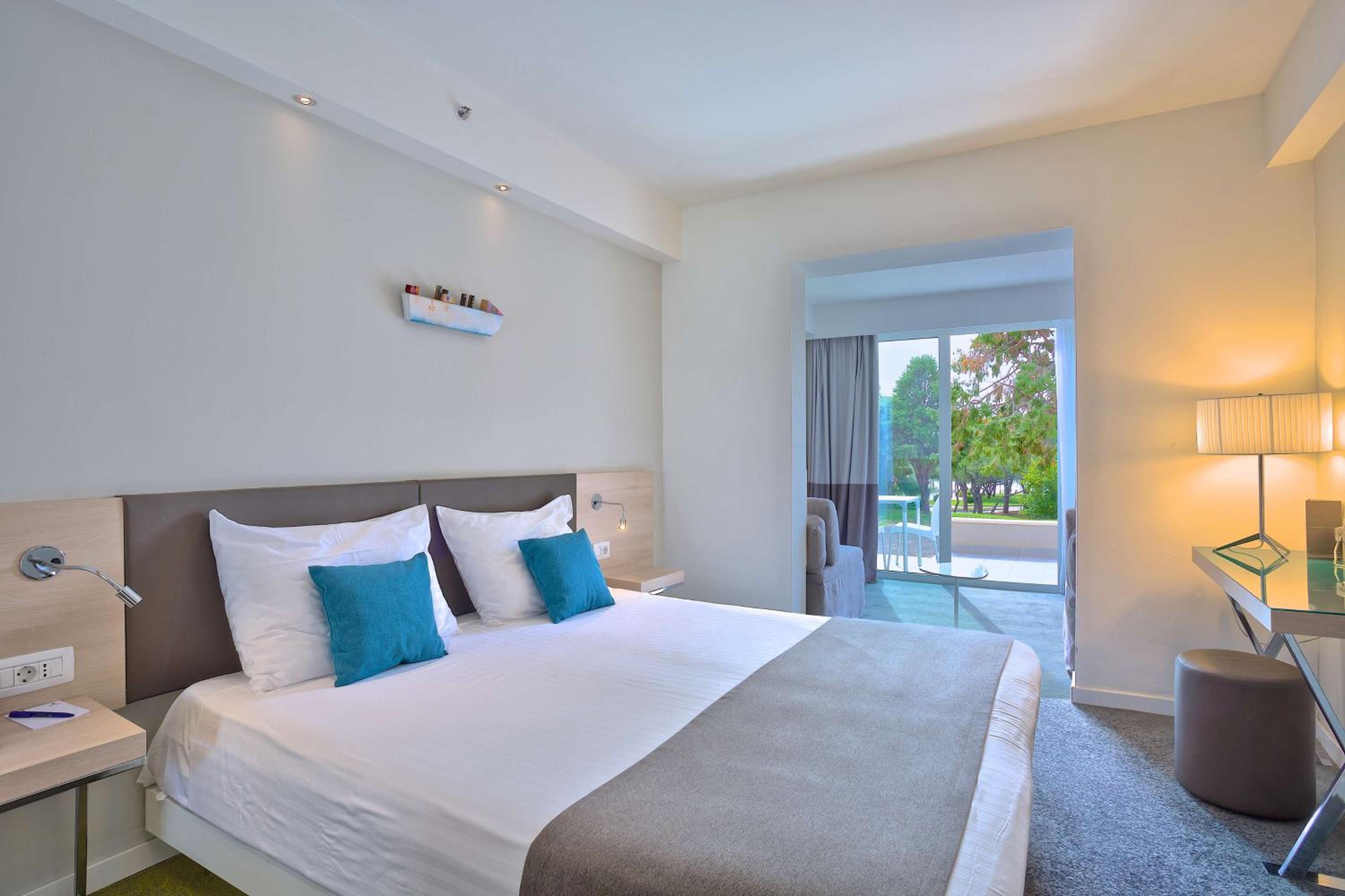 Family Room with Terrace - Sea Side - Photo 8